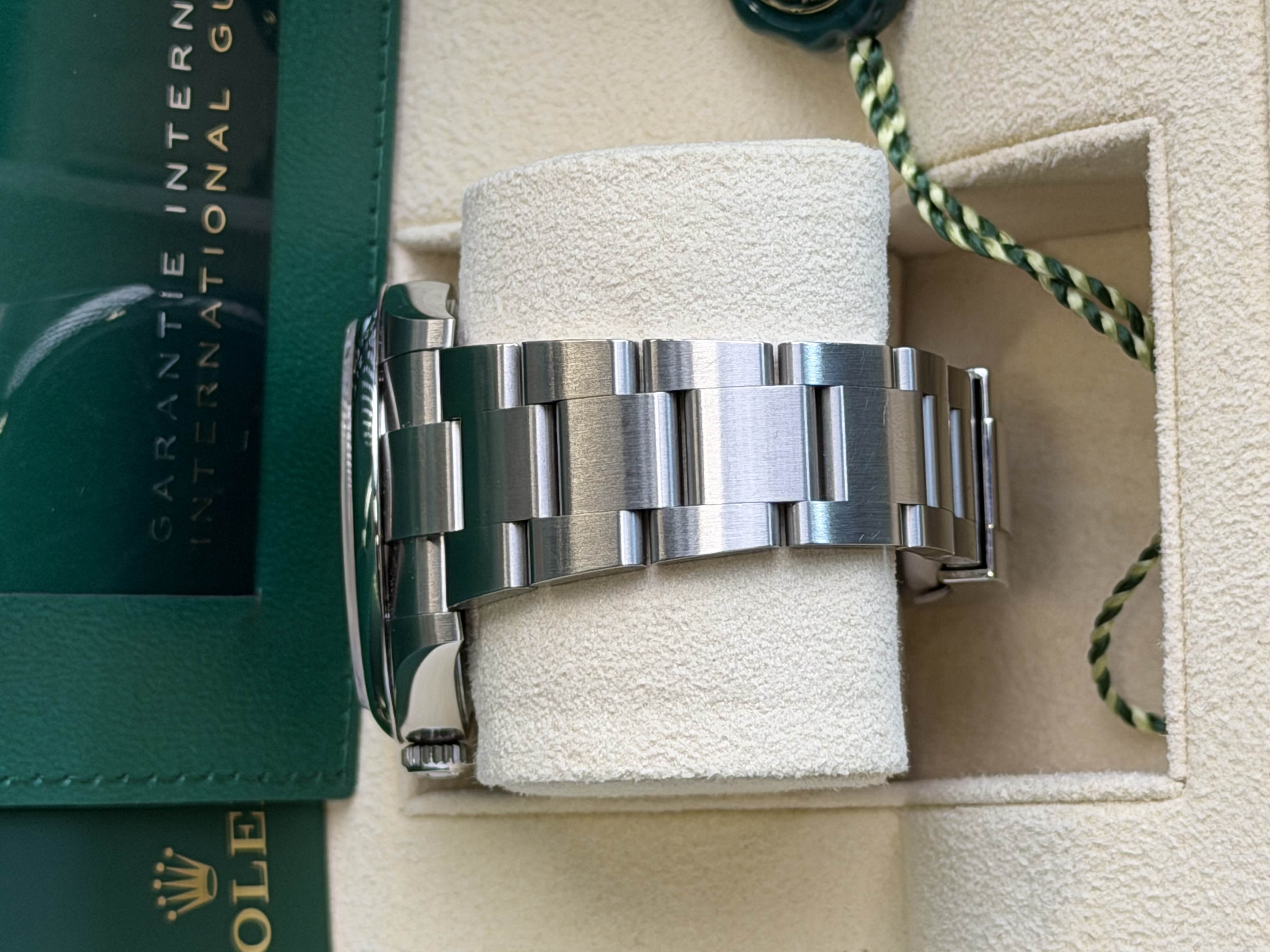 Watchrr - Authentic luxury watch