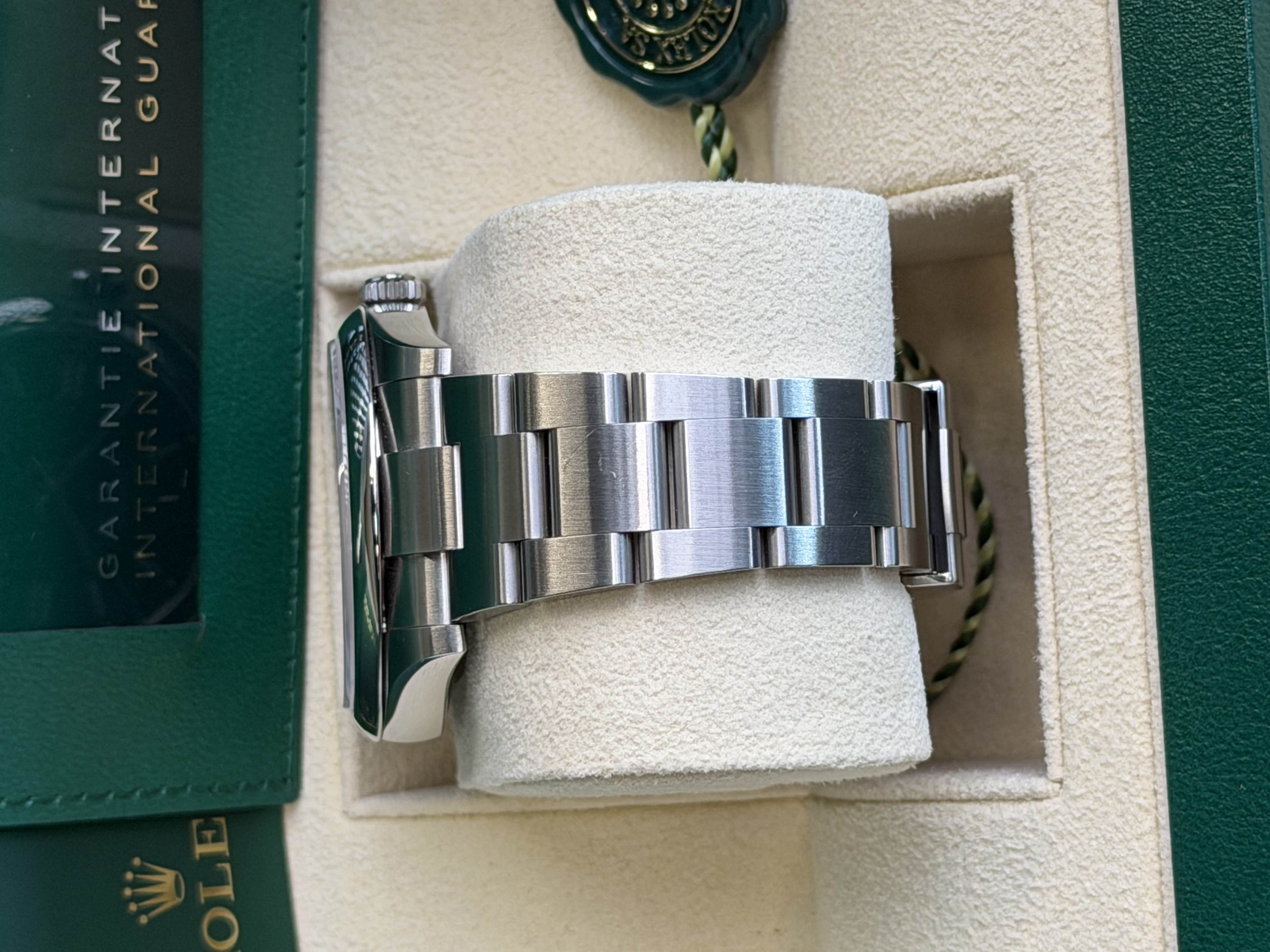 Watchrr - Authentic luxury watch