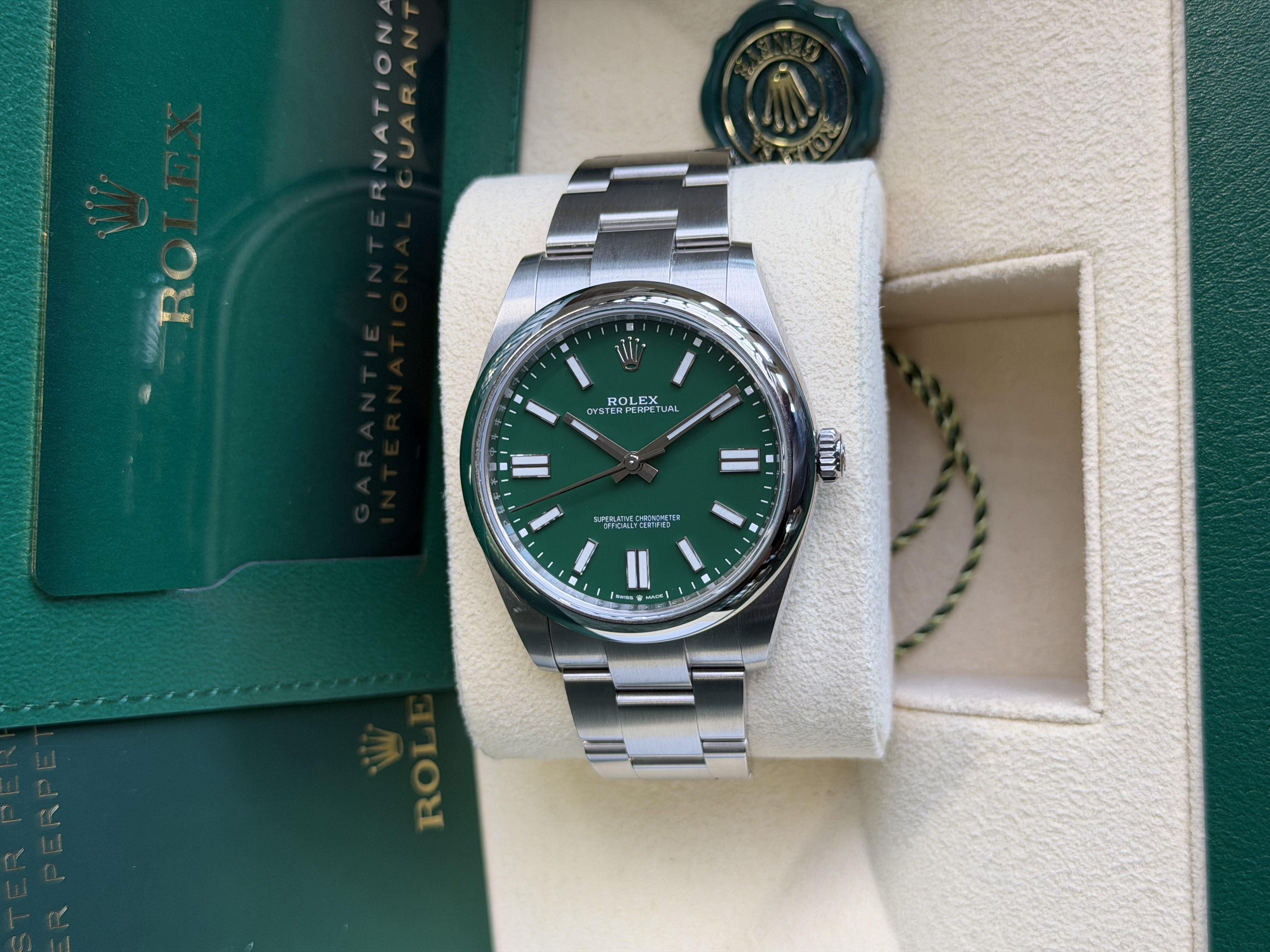 Watchrr - Authentic luxury watch
