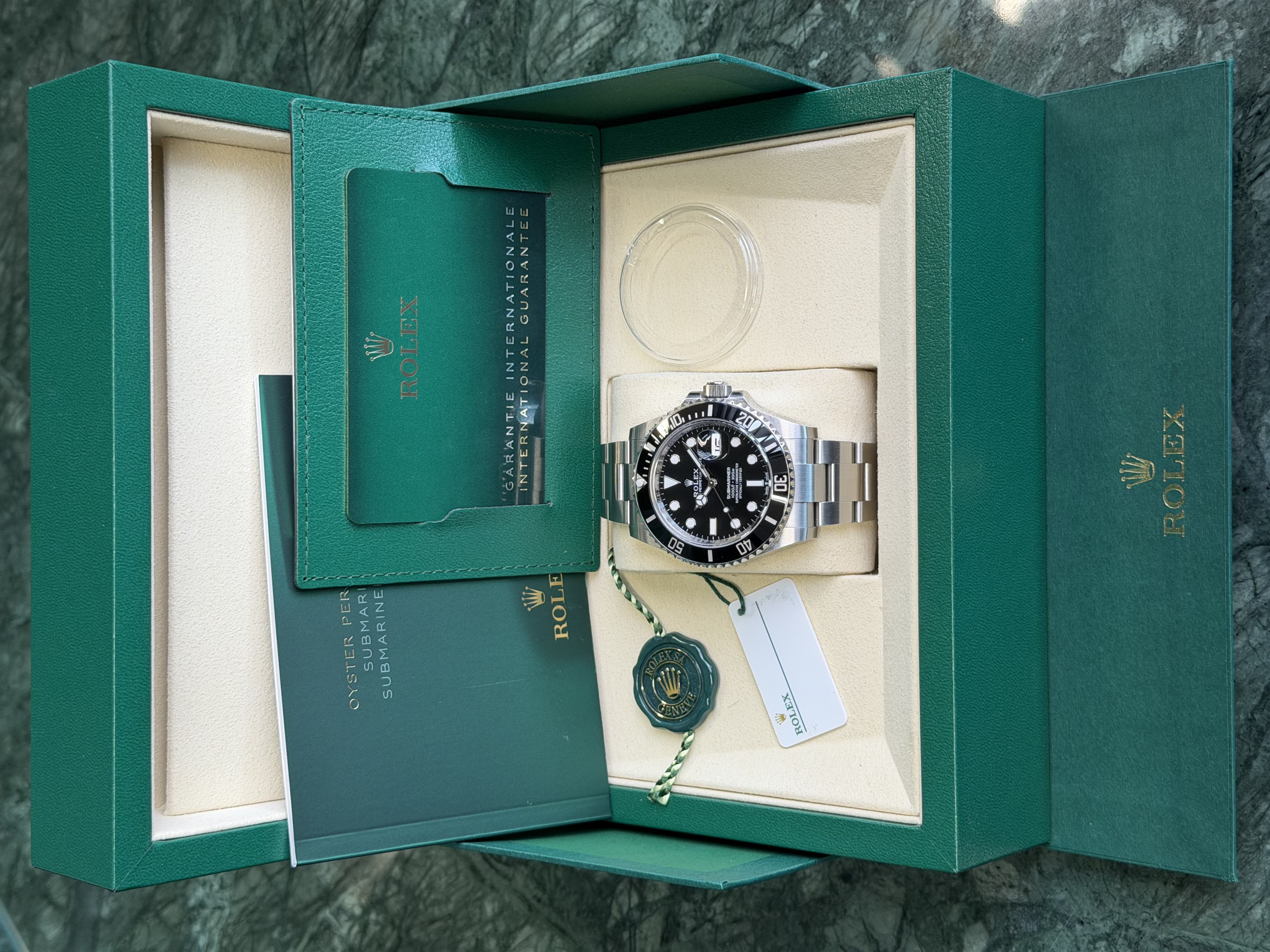 Watchrr - Authentic luxury watch