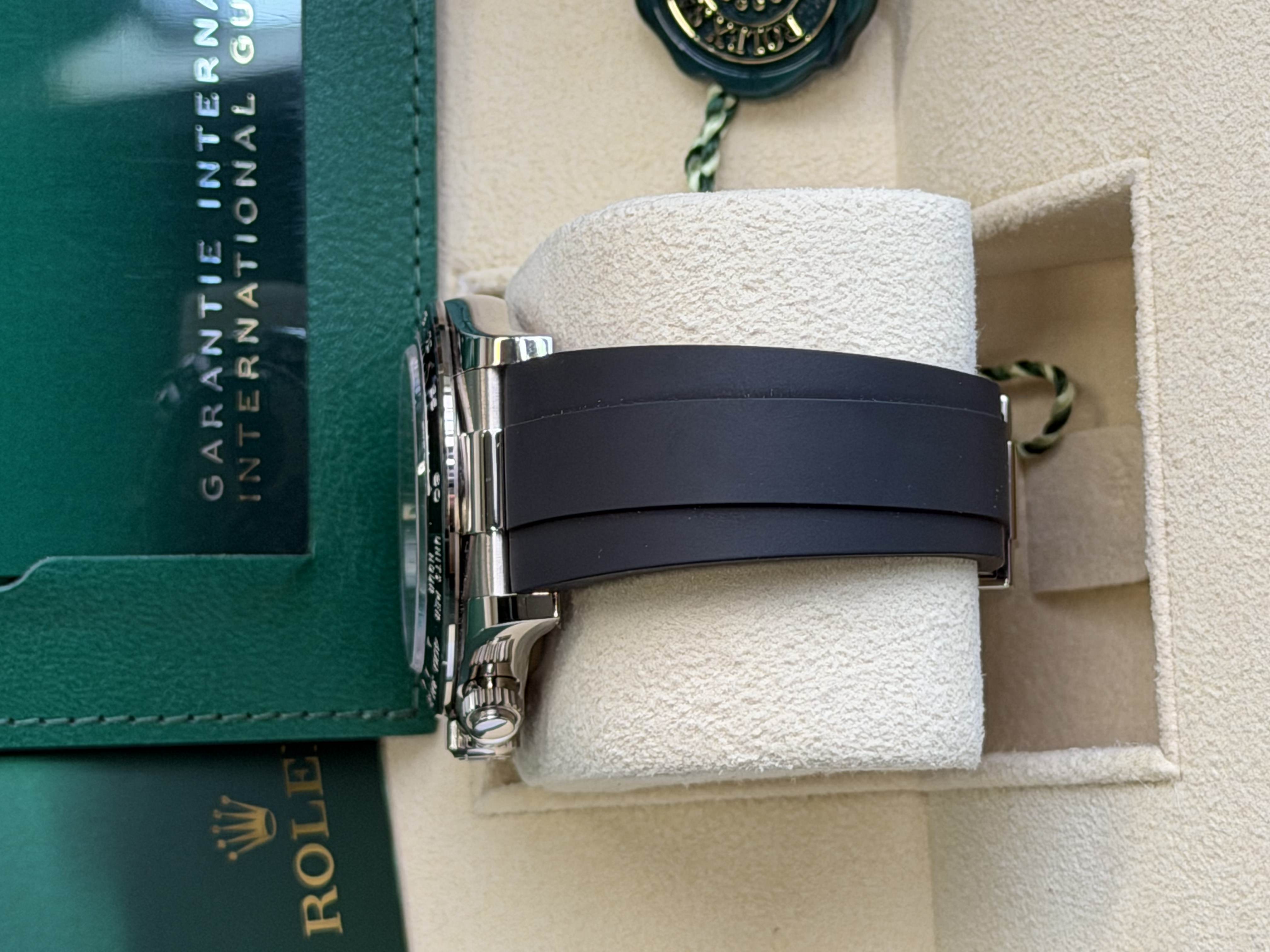 Watchrr - Authentic luxury watch