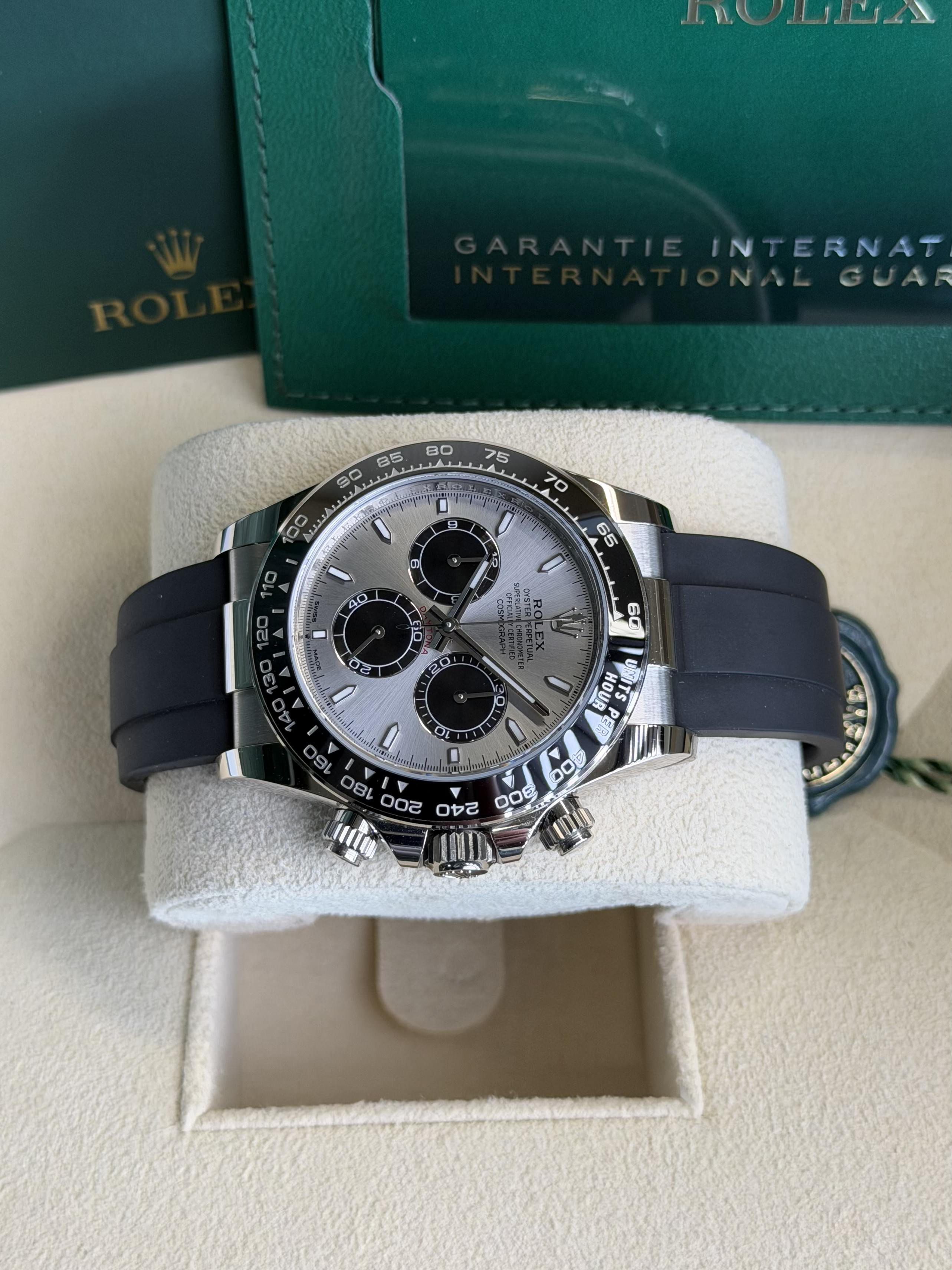 Watchrr - Authentic luxury watch
