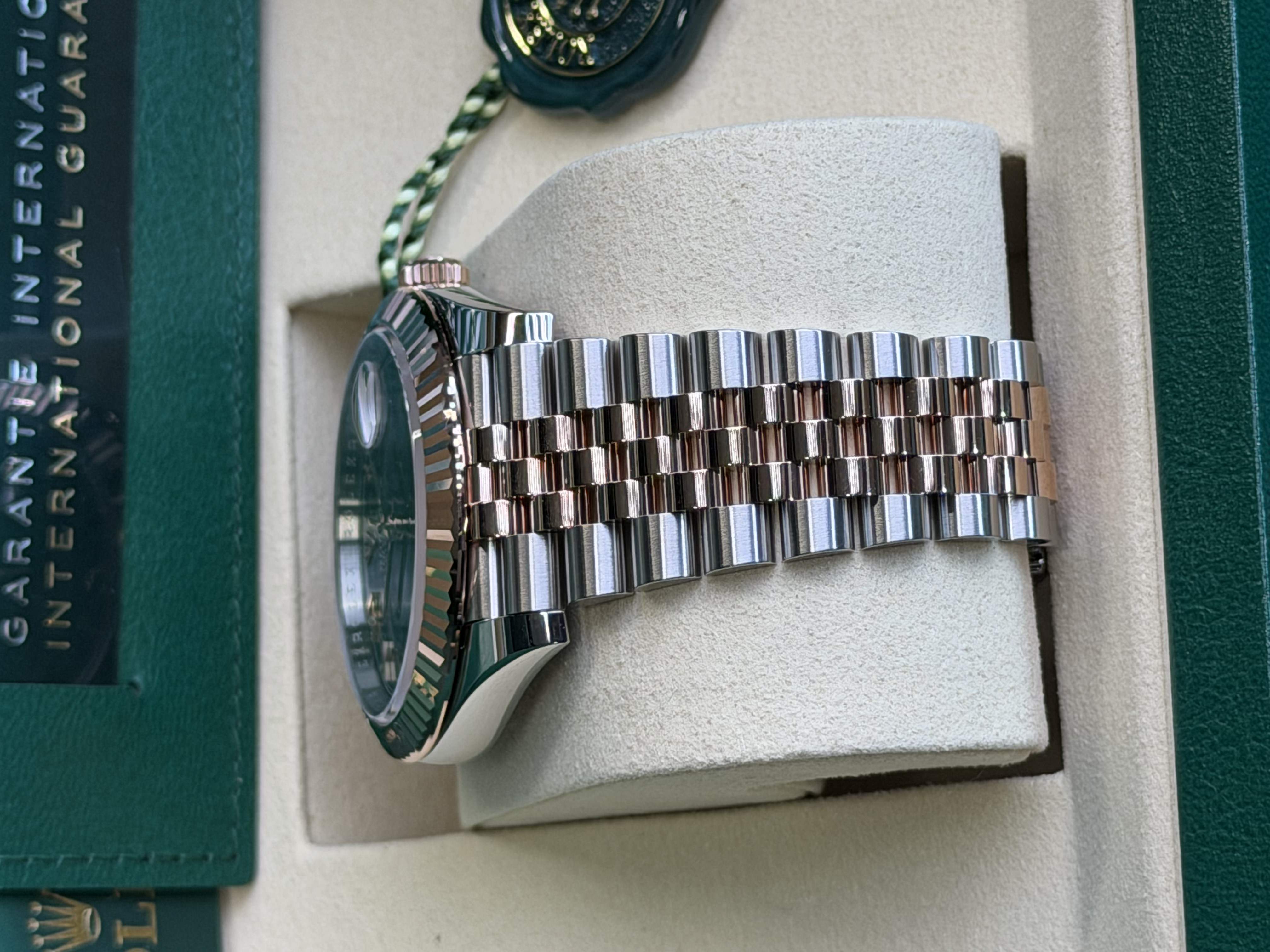 Watchrr - Authentic luxury watch