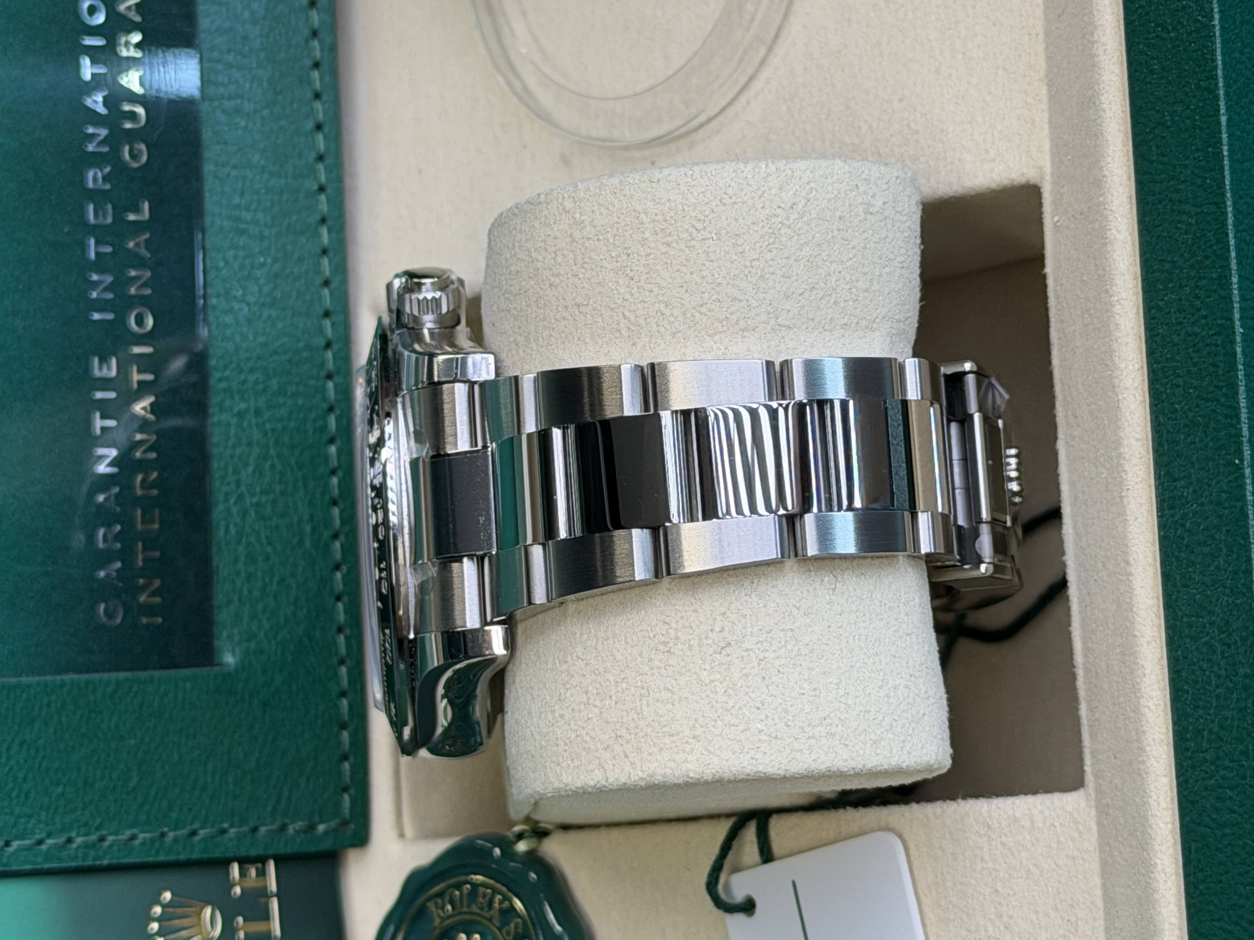 Watchrr - Authentic luxury watch