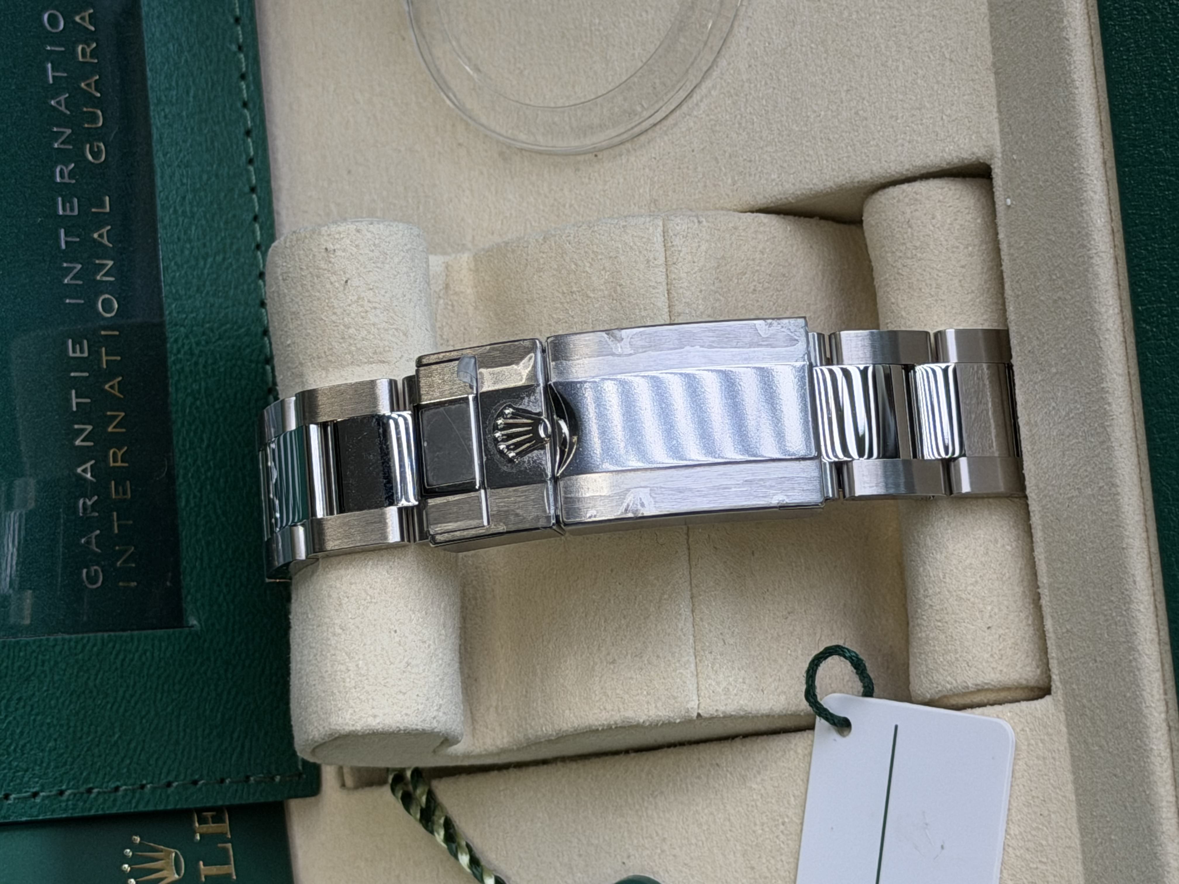 Watchrr - Authentic luxury watch