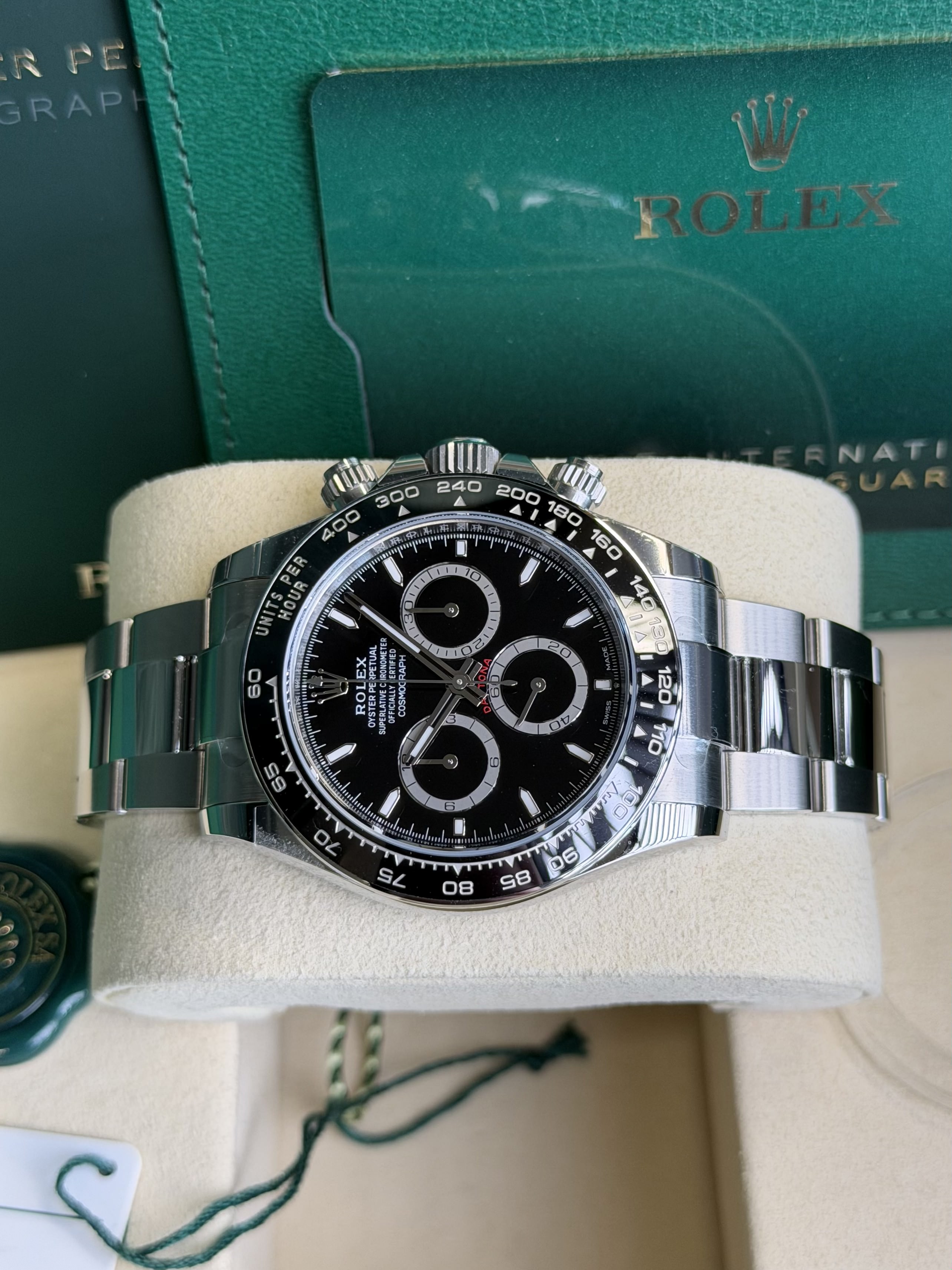 Watchrr - Authentic luxury watch