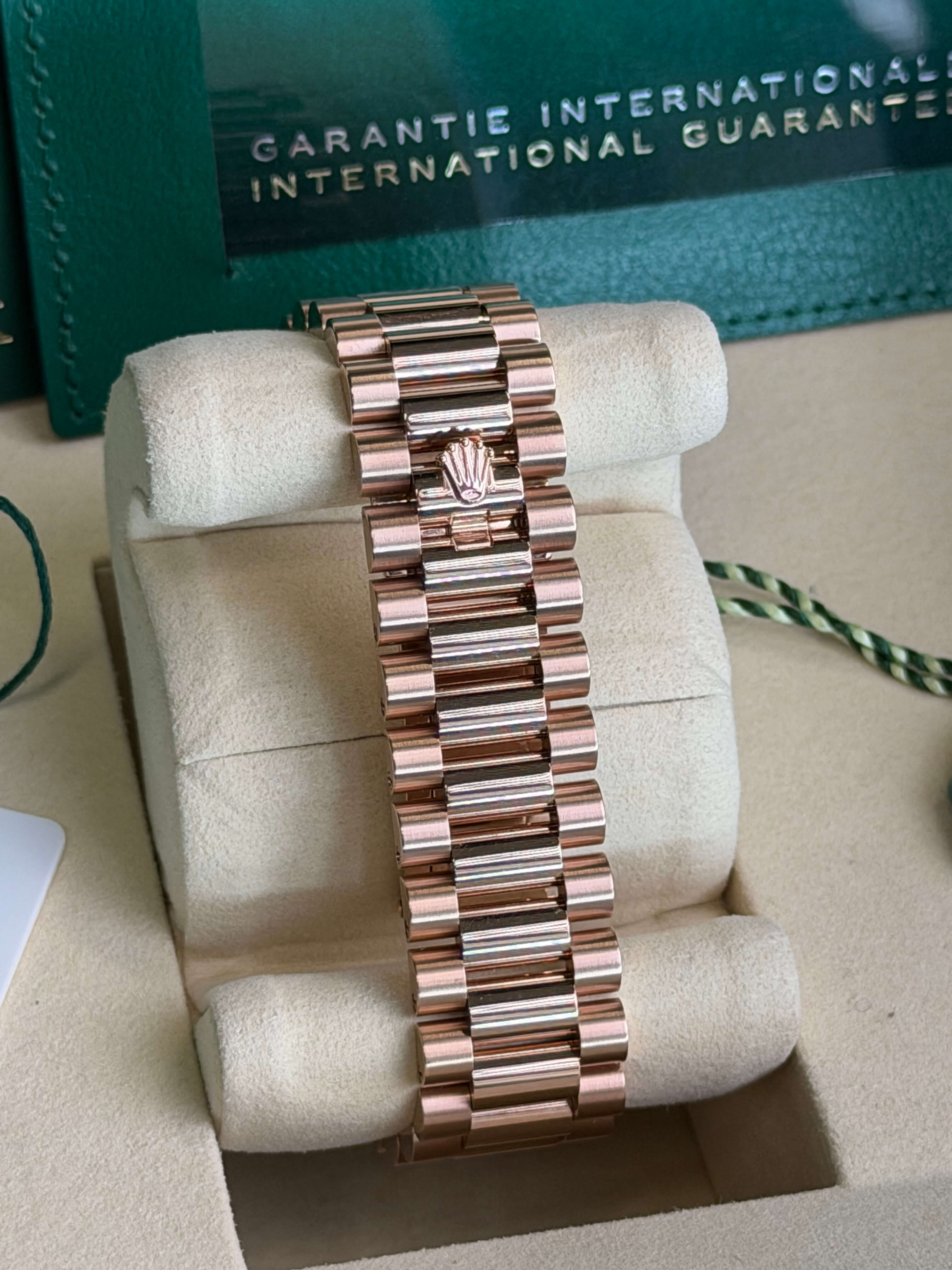 Watchrr - Authentic luxury watch