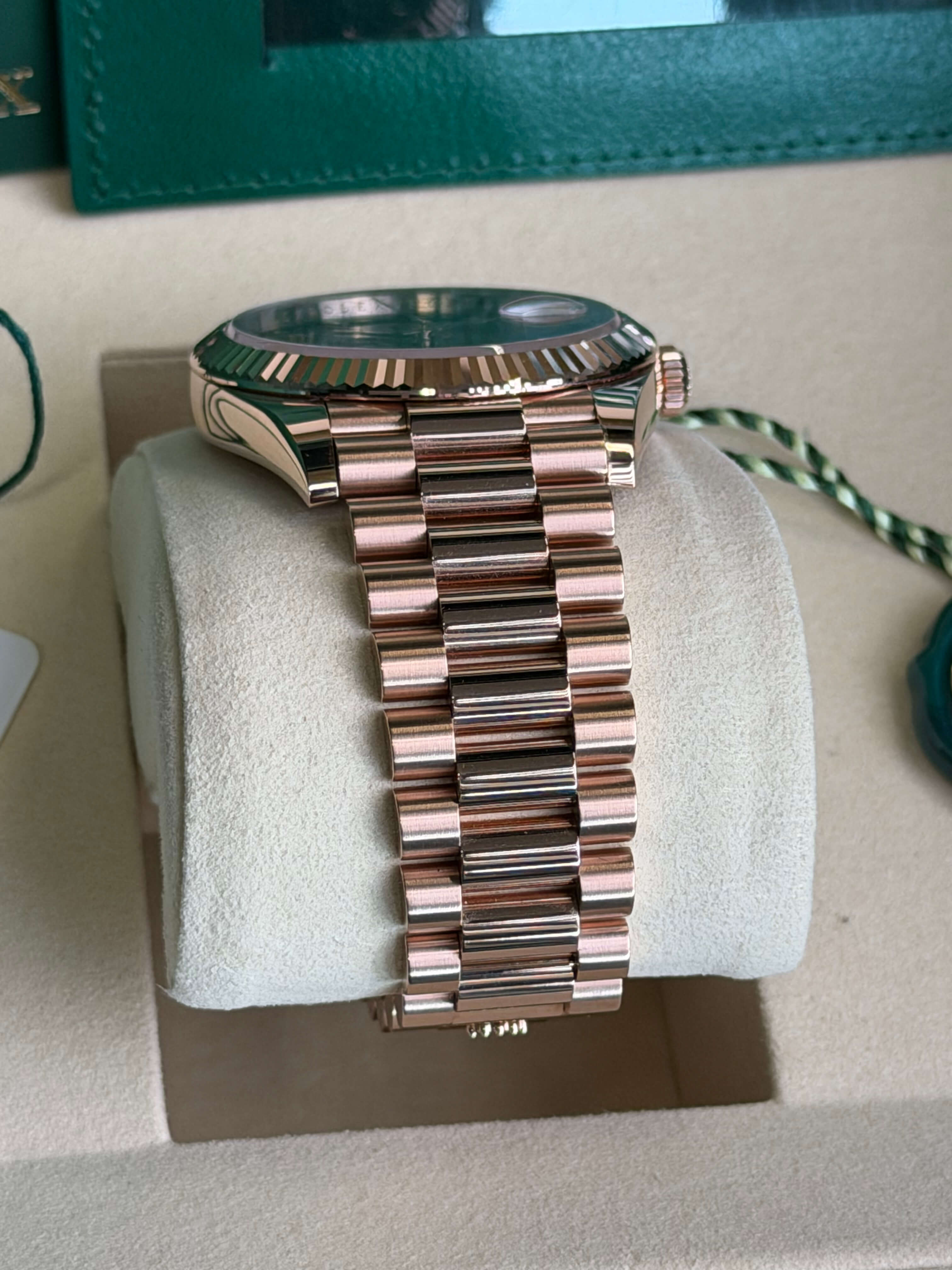 Watchrr - Authentic luxury watch