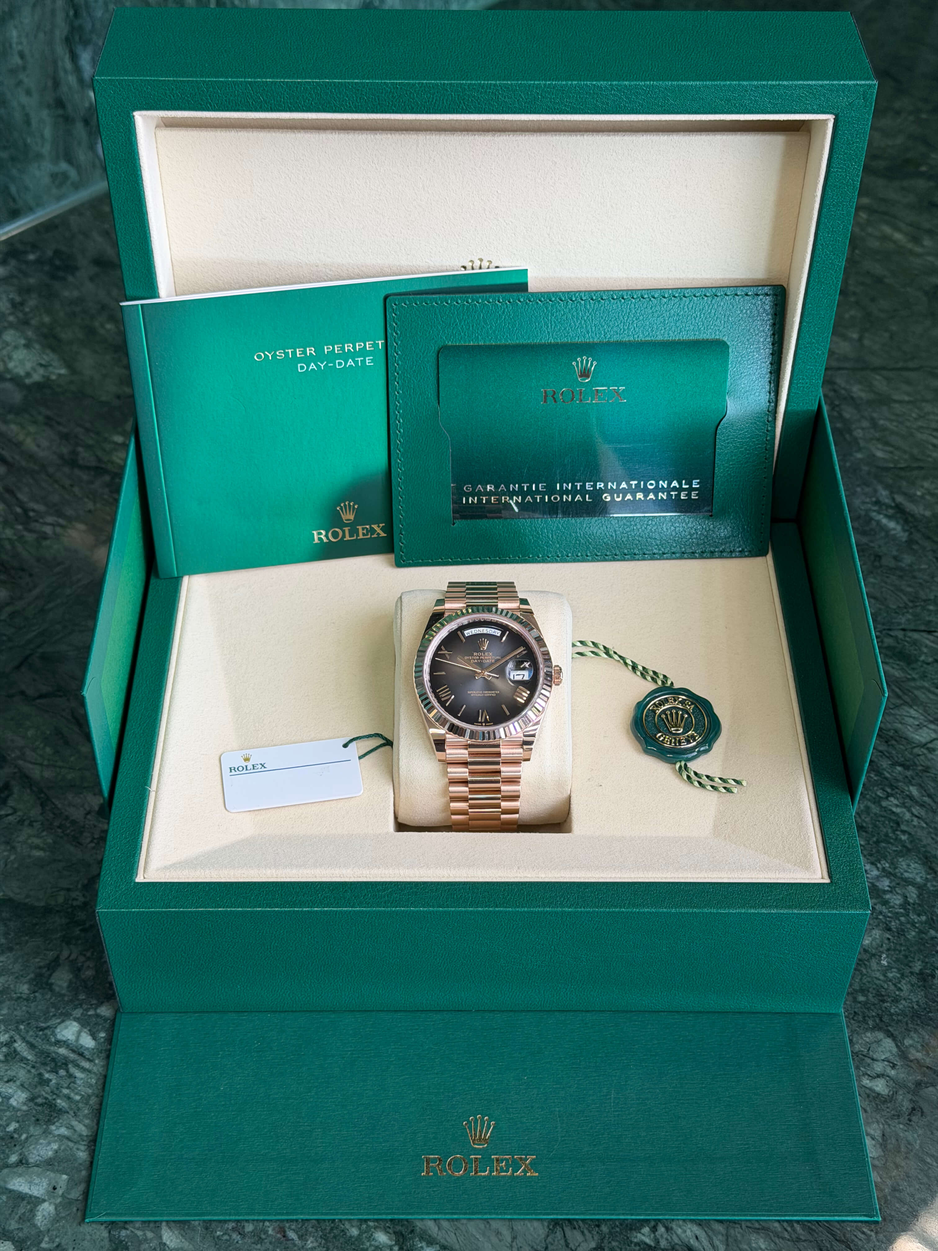 Watchrr - Authentic luxury watch