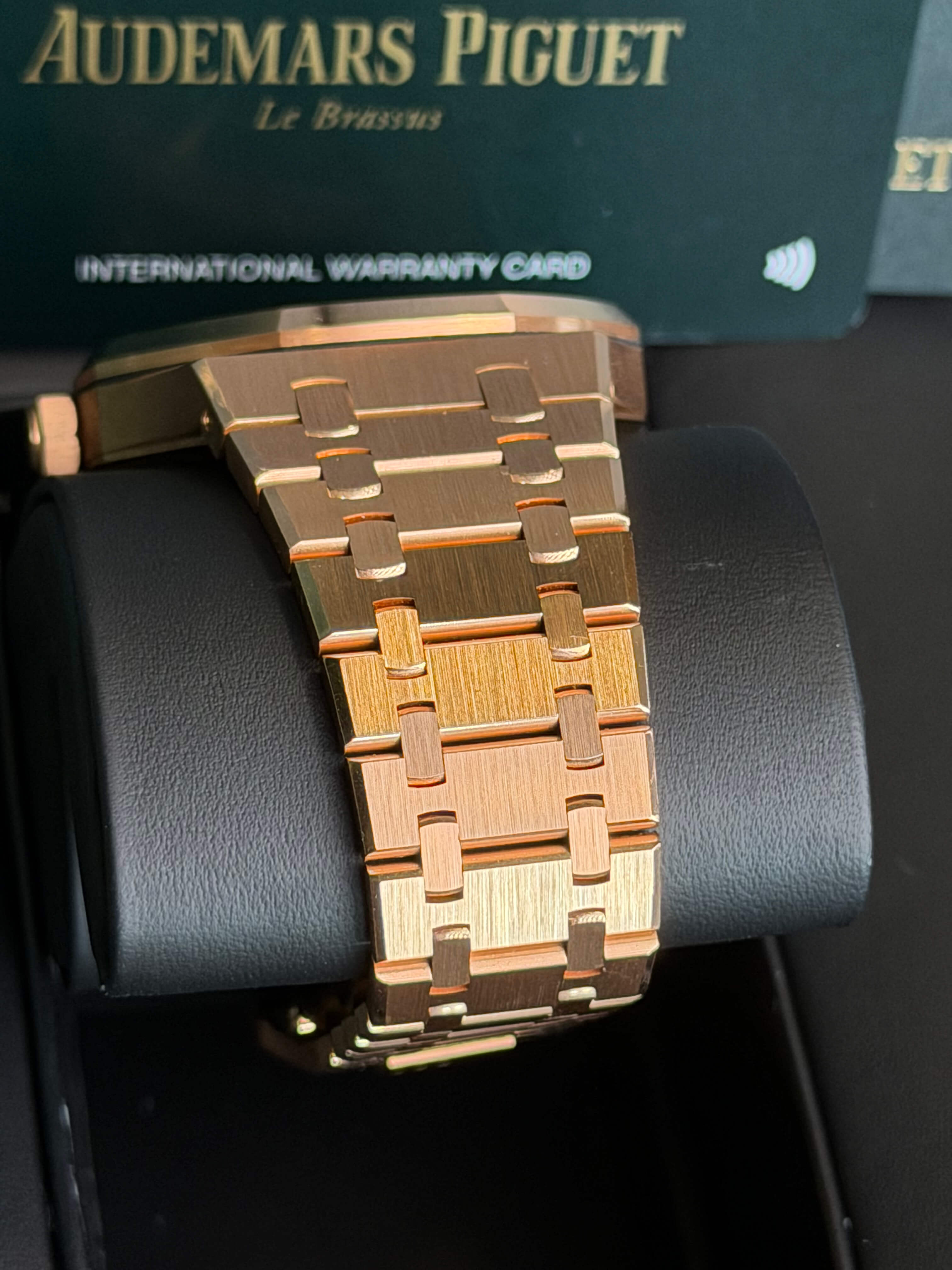 Watchrr - Authentic luxury watch