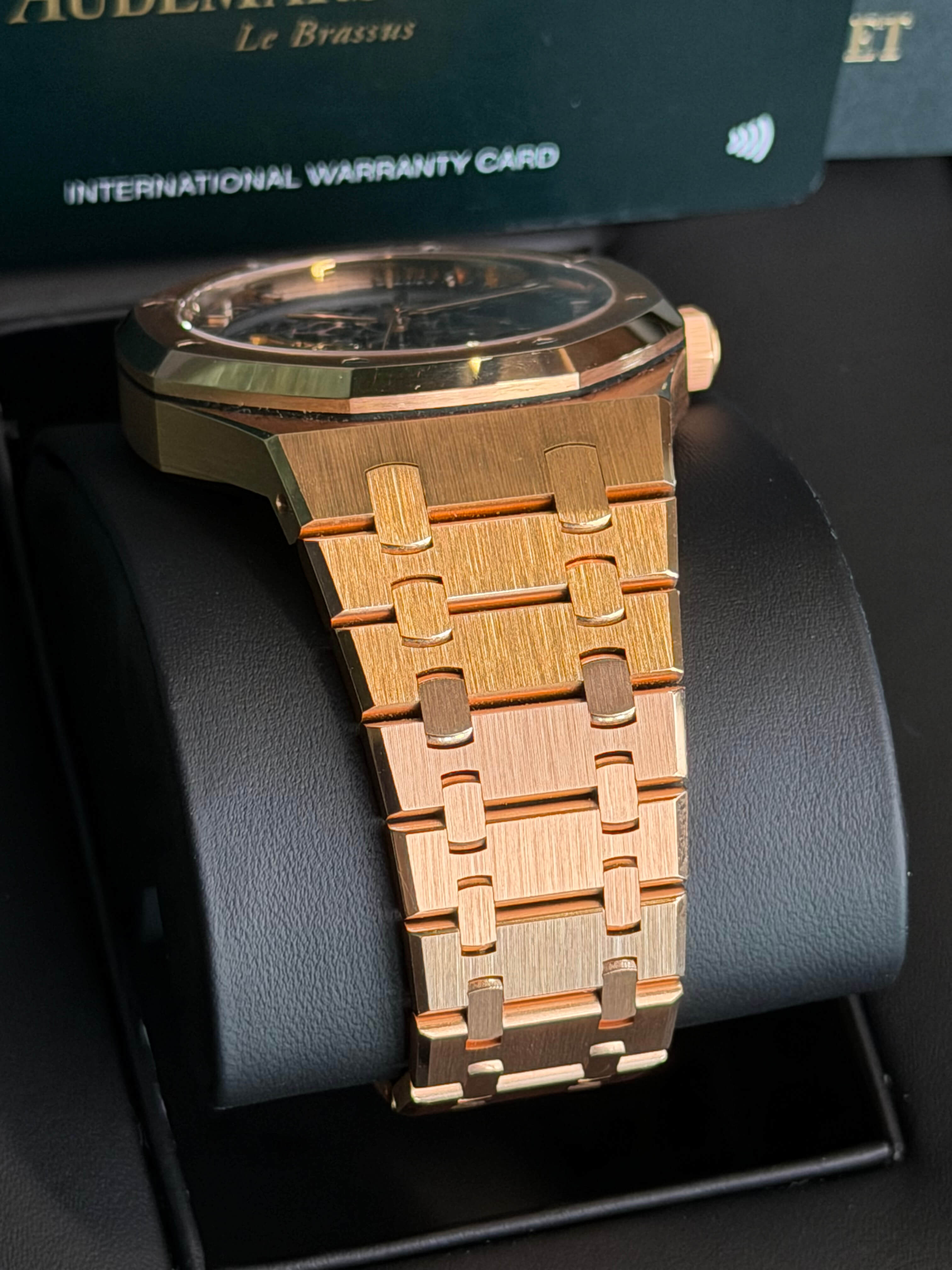 Watchrr - Authentic luxury watch