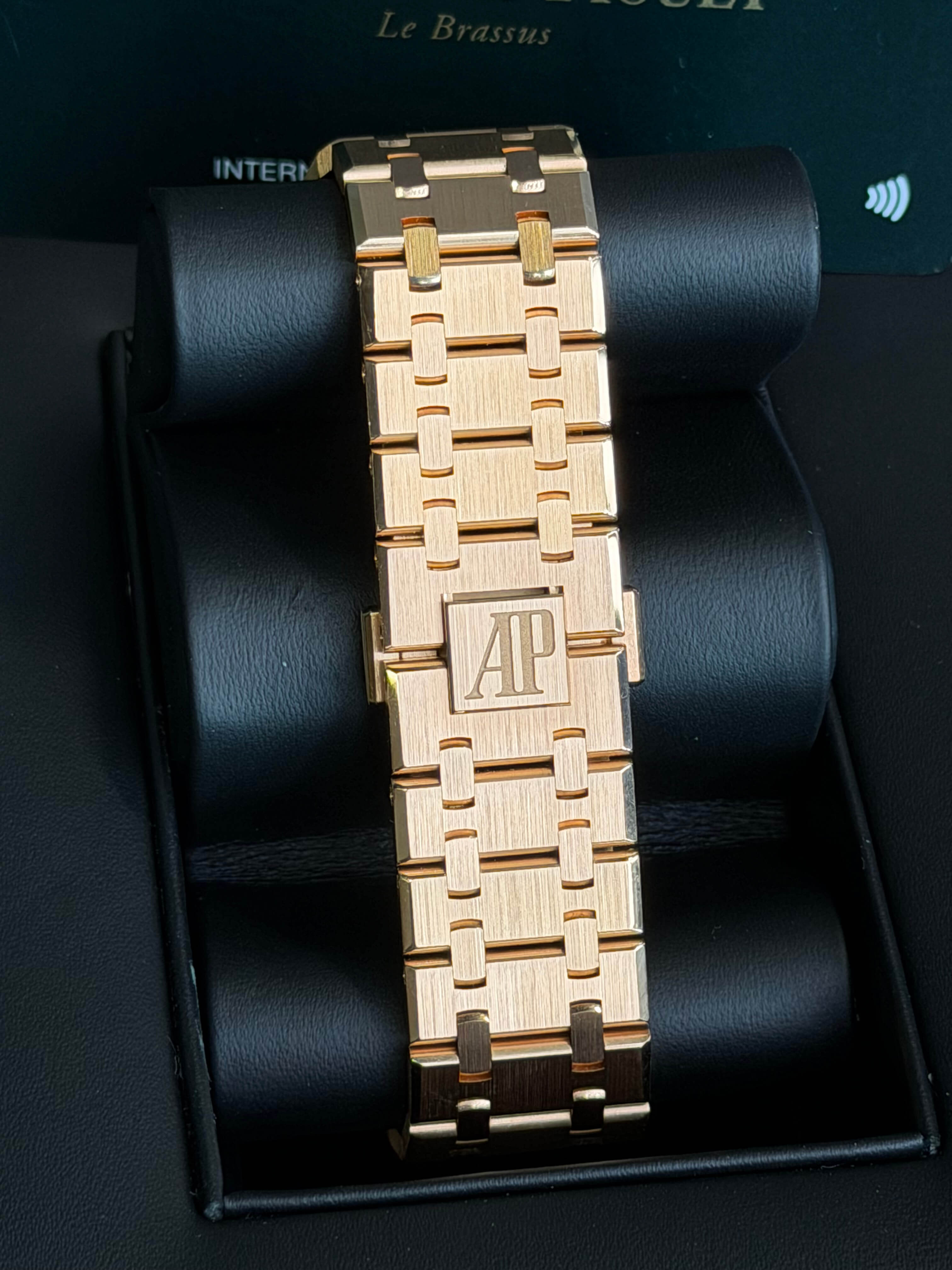 Watchrr - Authentic luxury watch