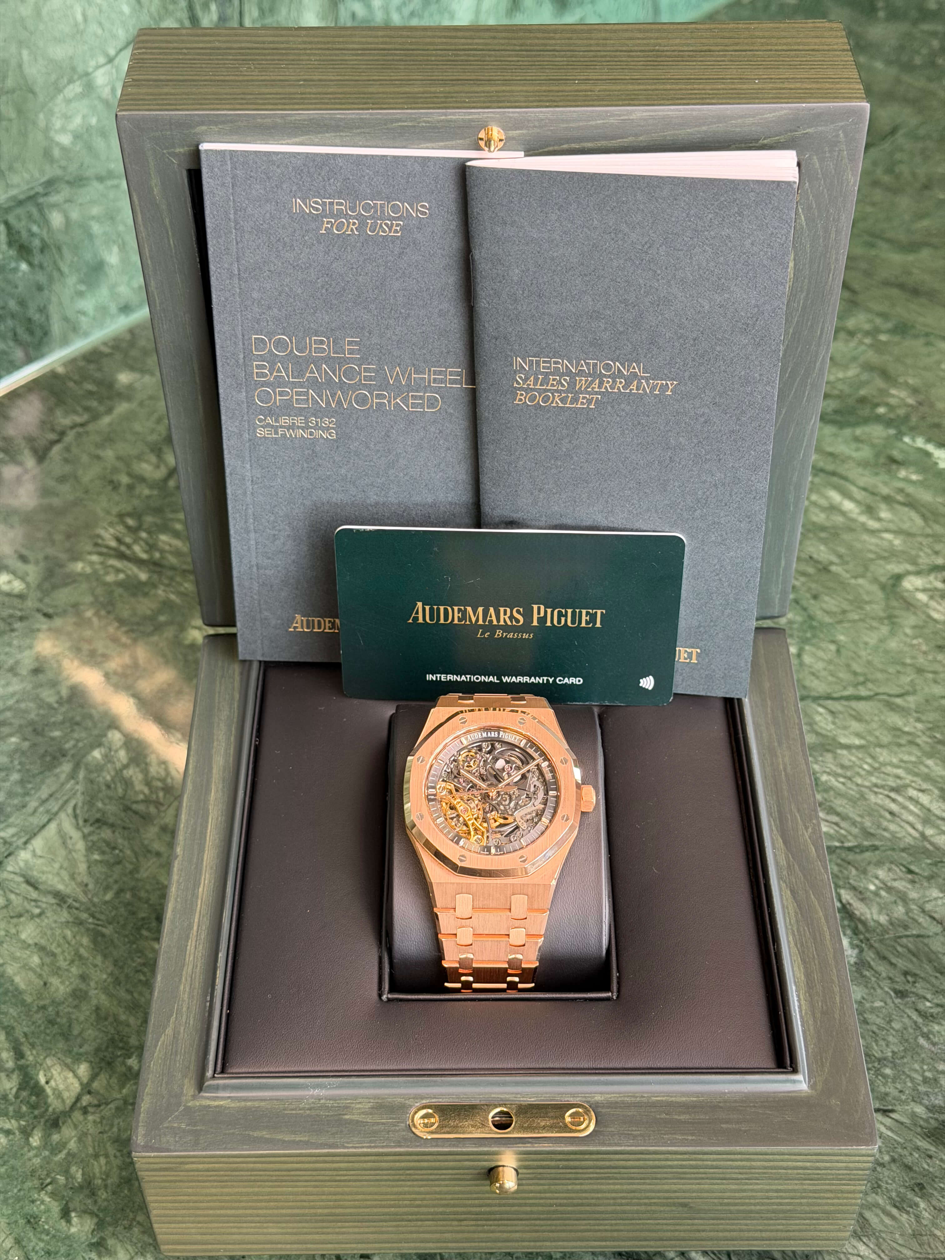 Watchrr - Authentic luxury watch