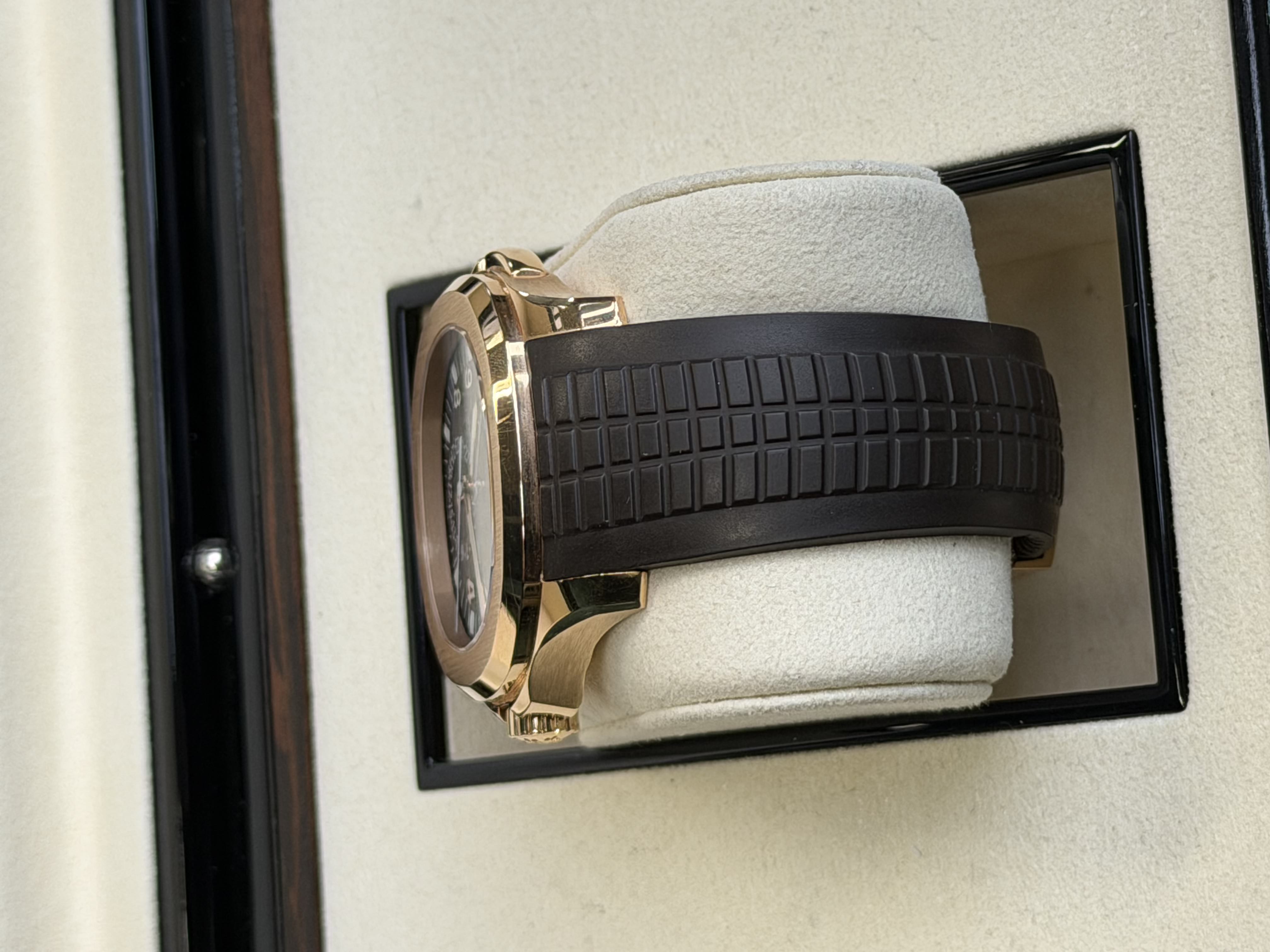 Watchrr - Authentic luxury watch