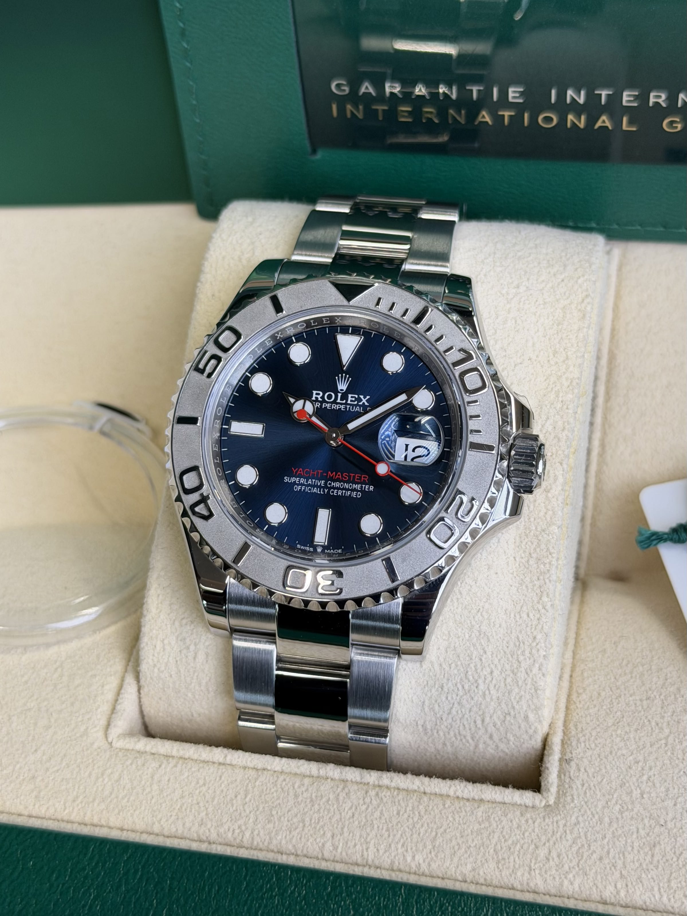 Watchrr - Authentic luxury watch