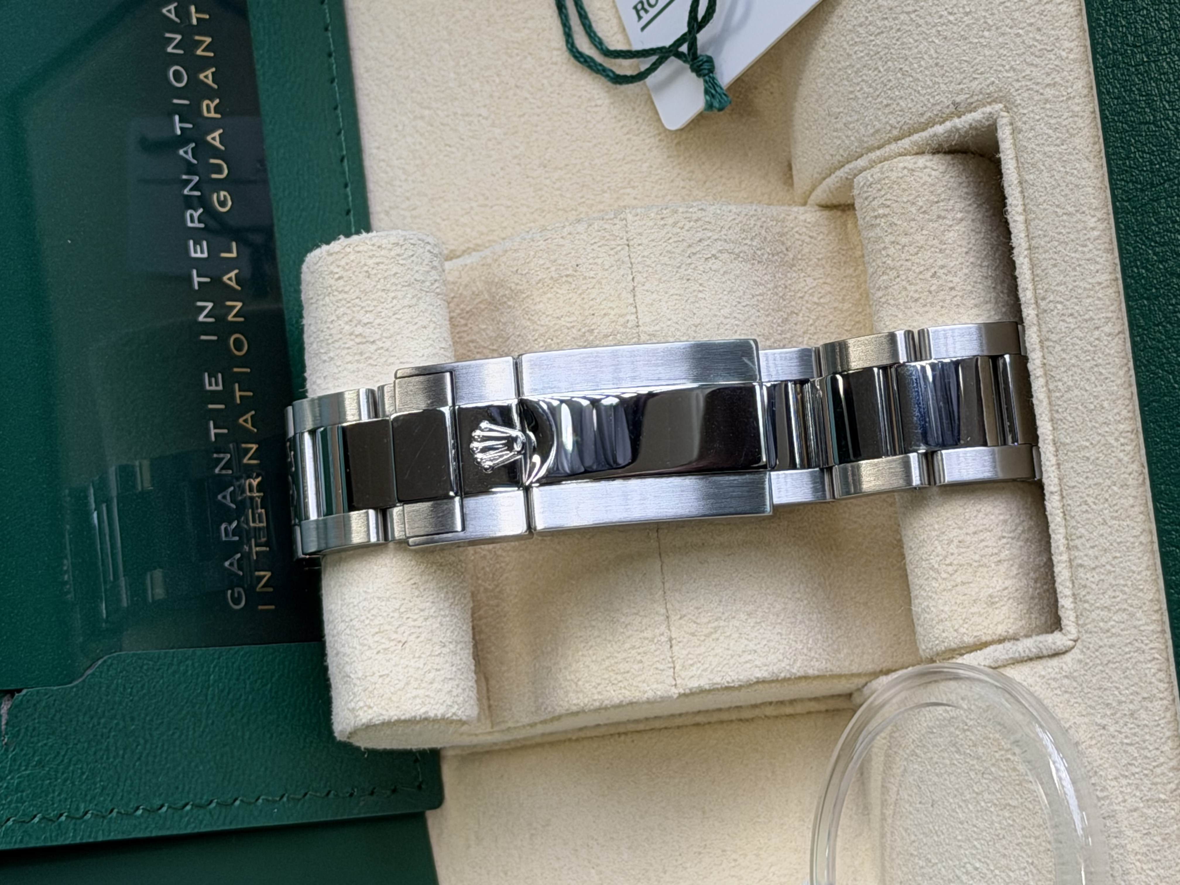 Watchrr - Authentic luxury watch