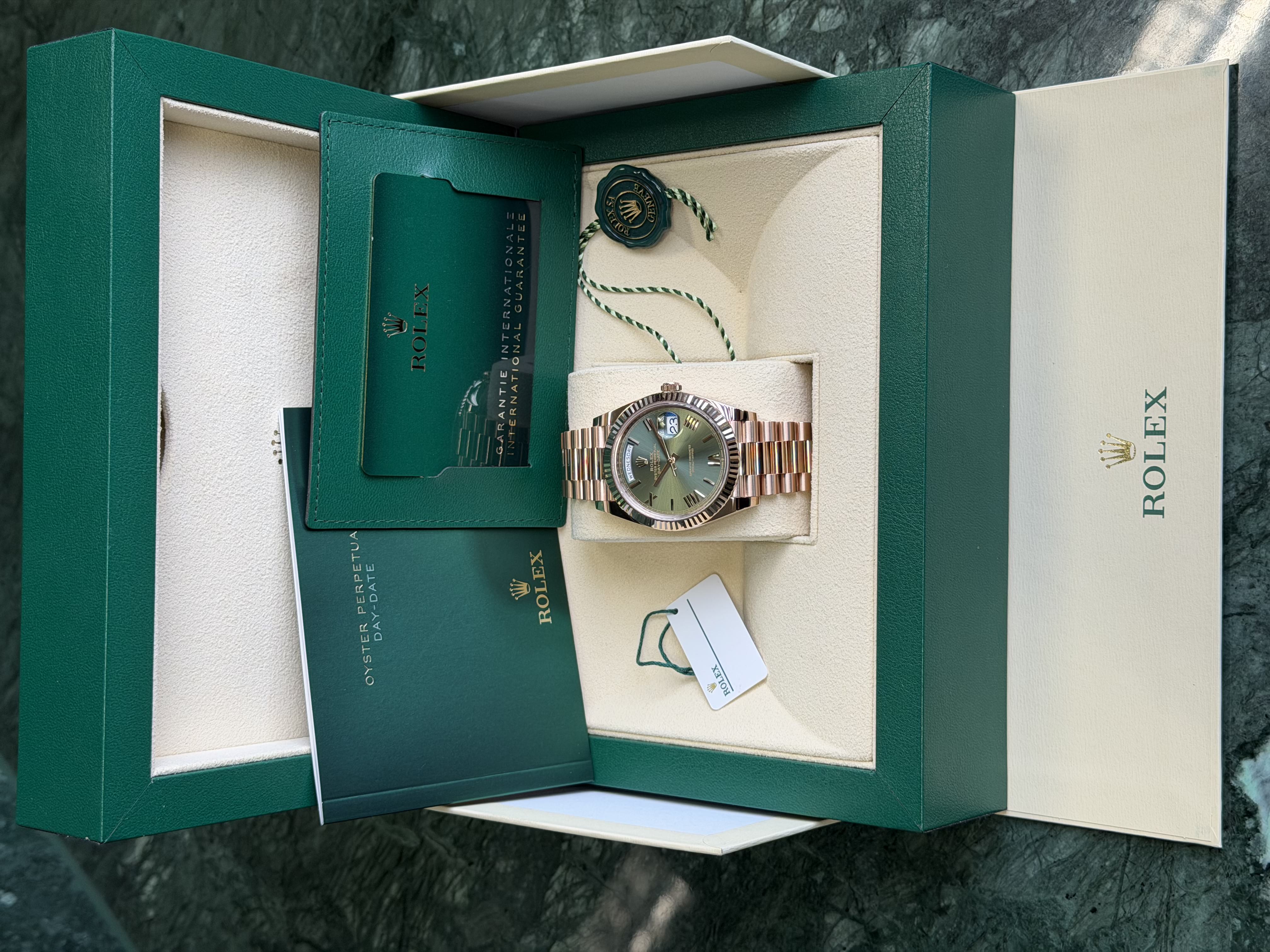 Watchrr - Authentic luxury watch