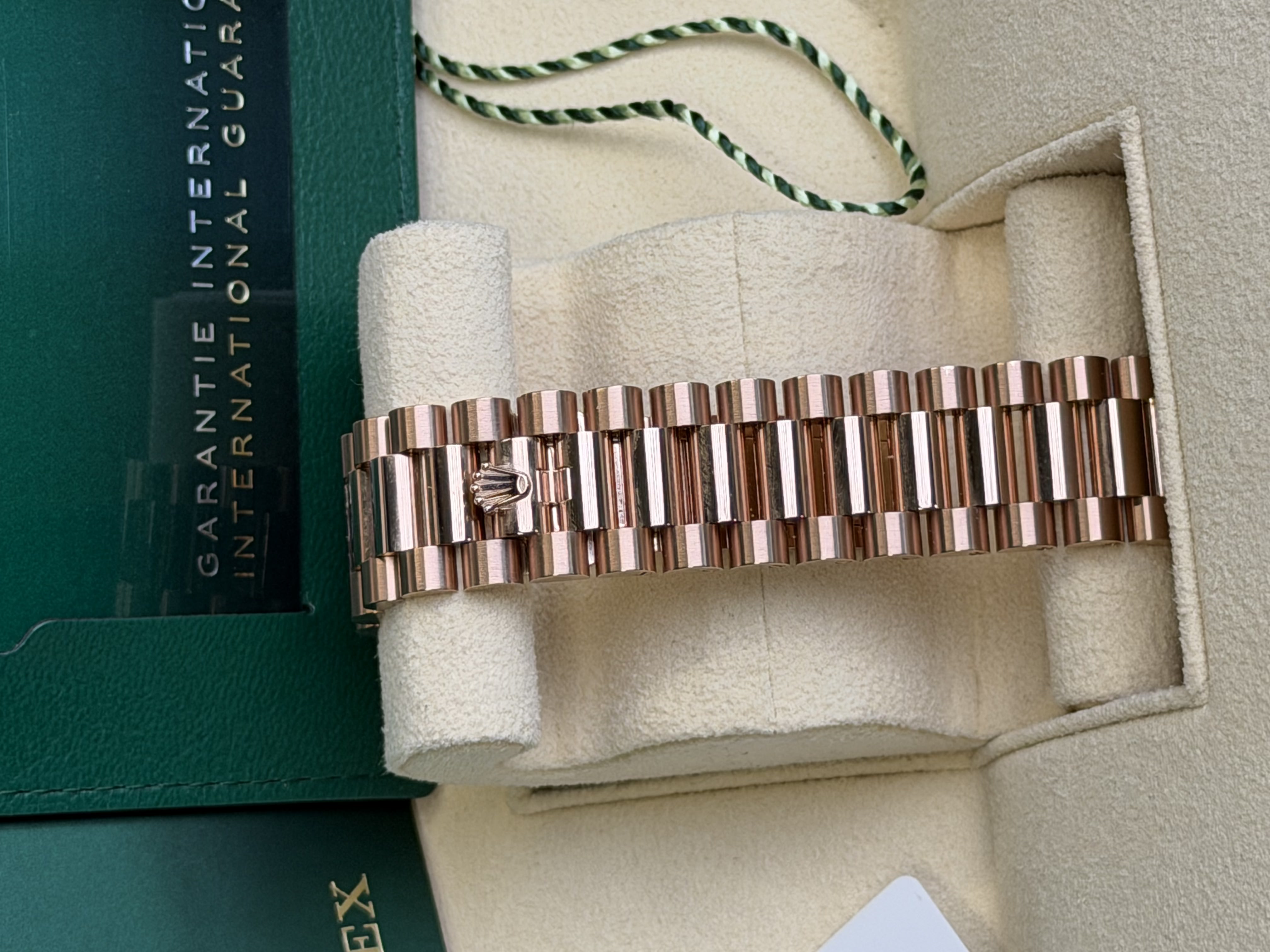 Watchrr - Authentic luxury watch