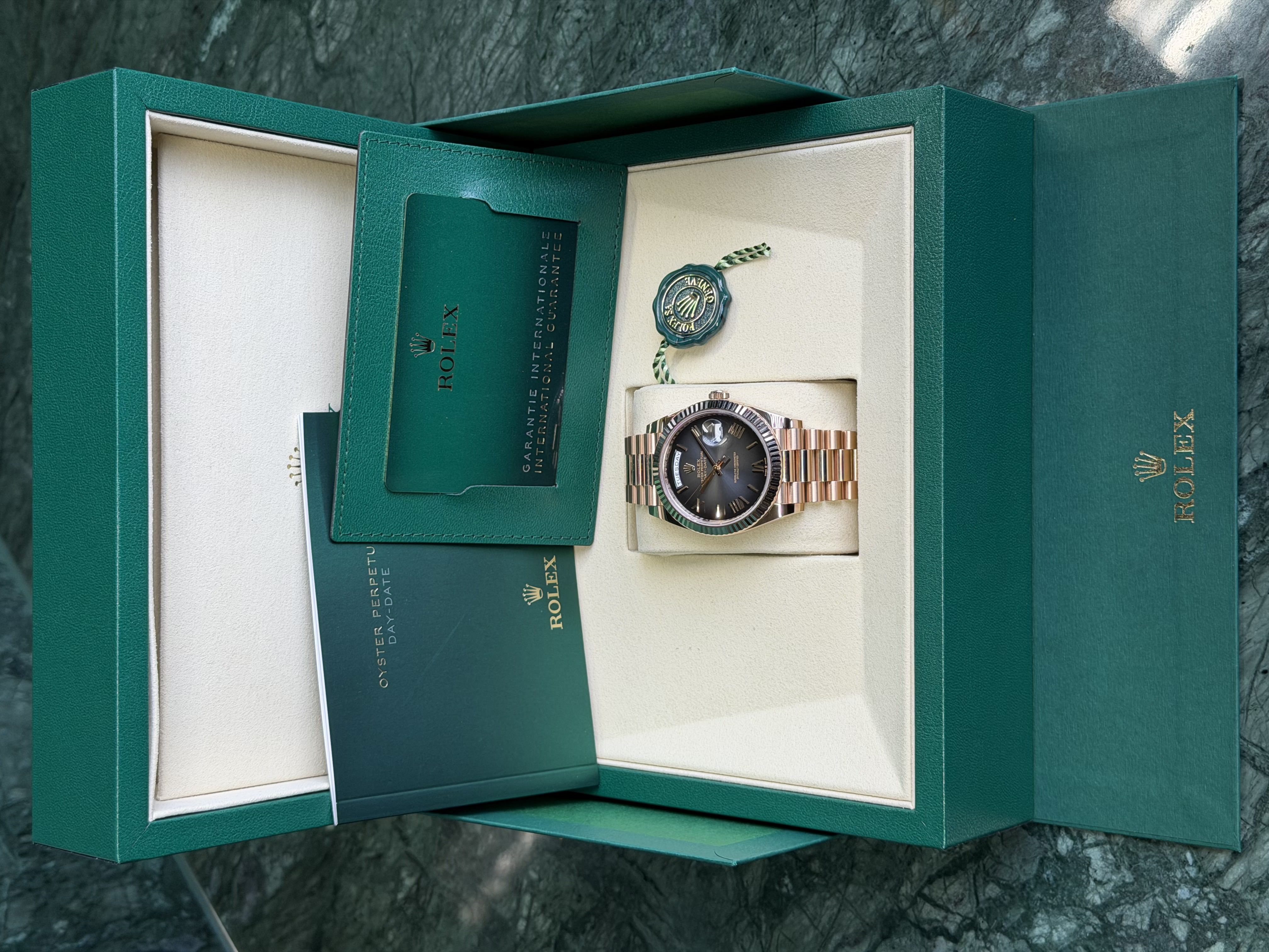 Watchrr - Authentic luxury watch