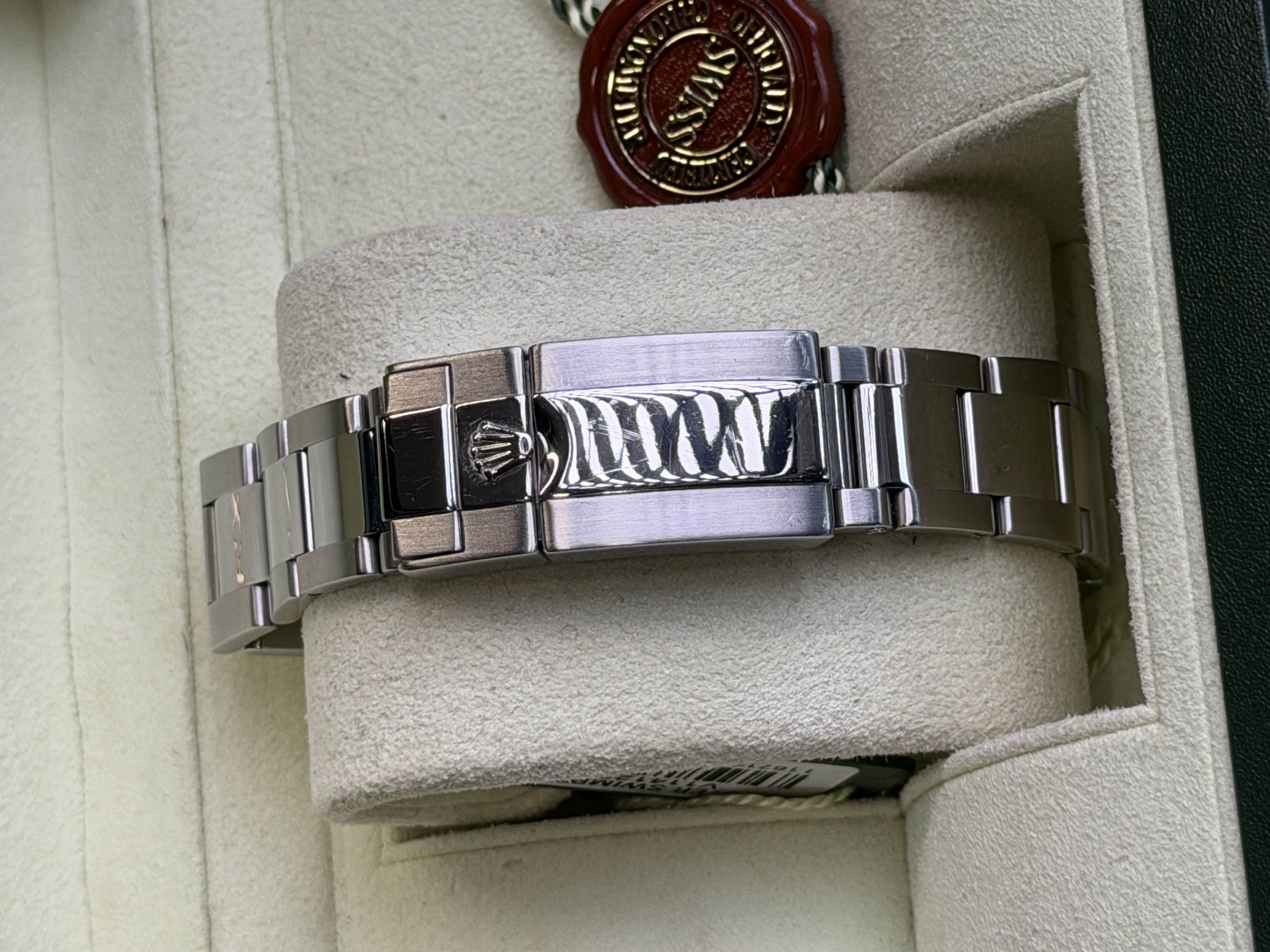Watchrr - Authentic luxury watch