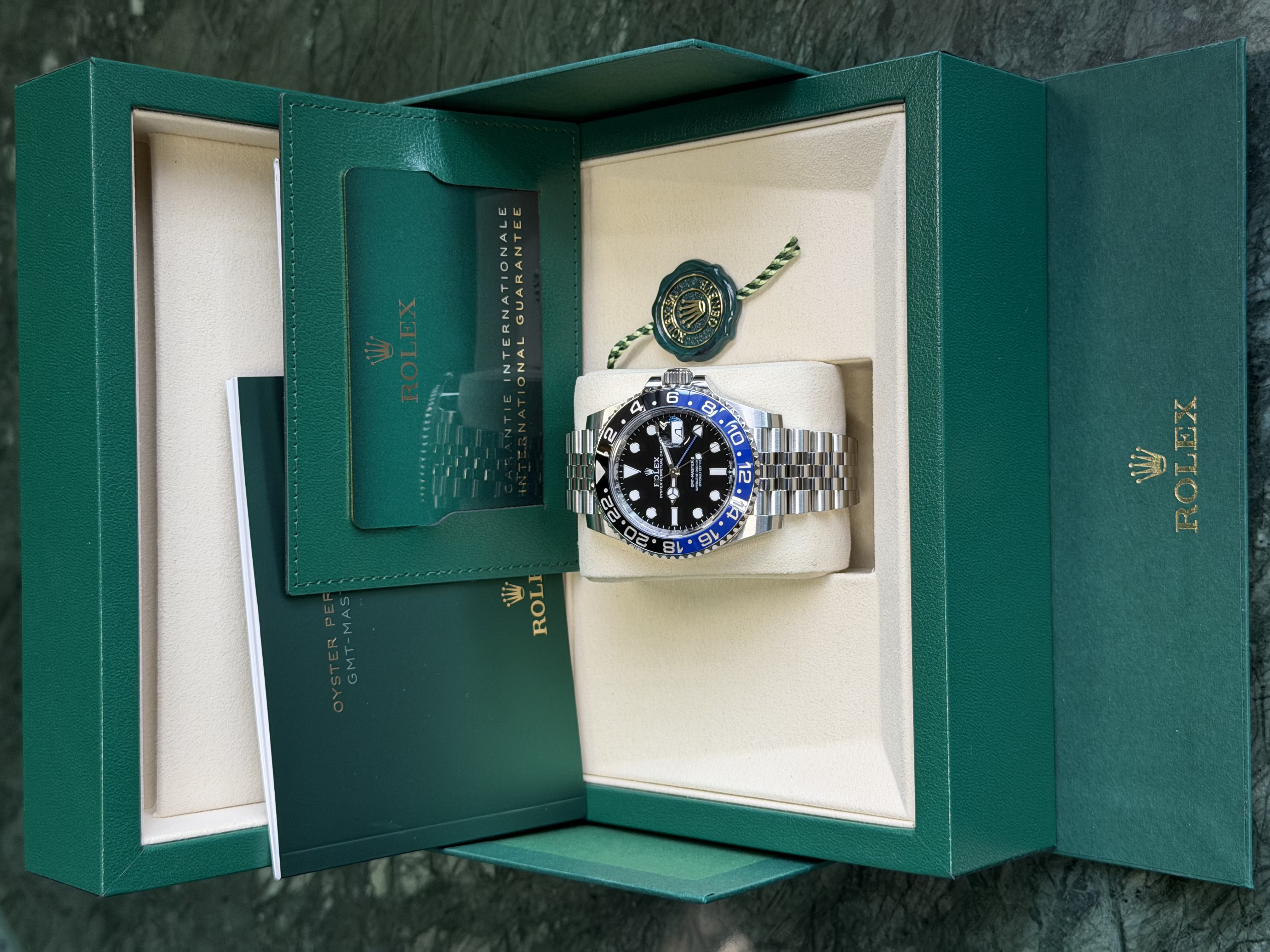 Watchrr - Authentic luxury watch