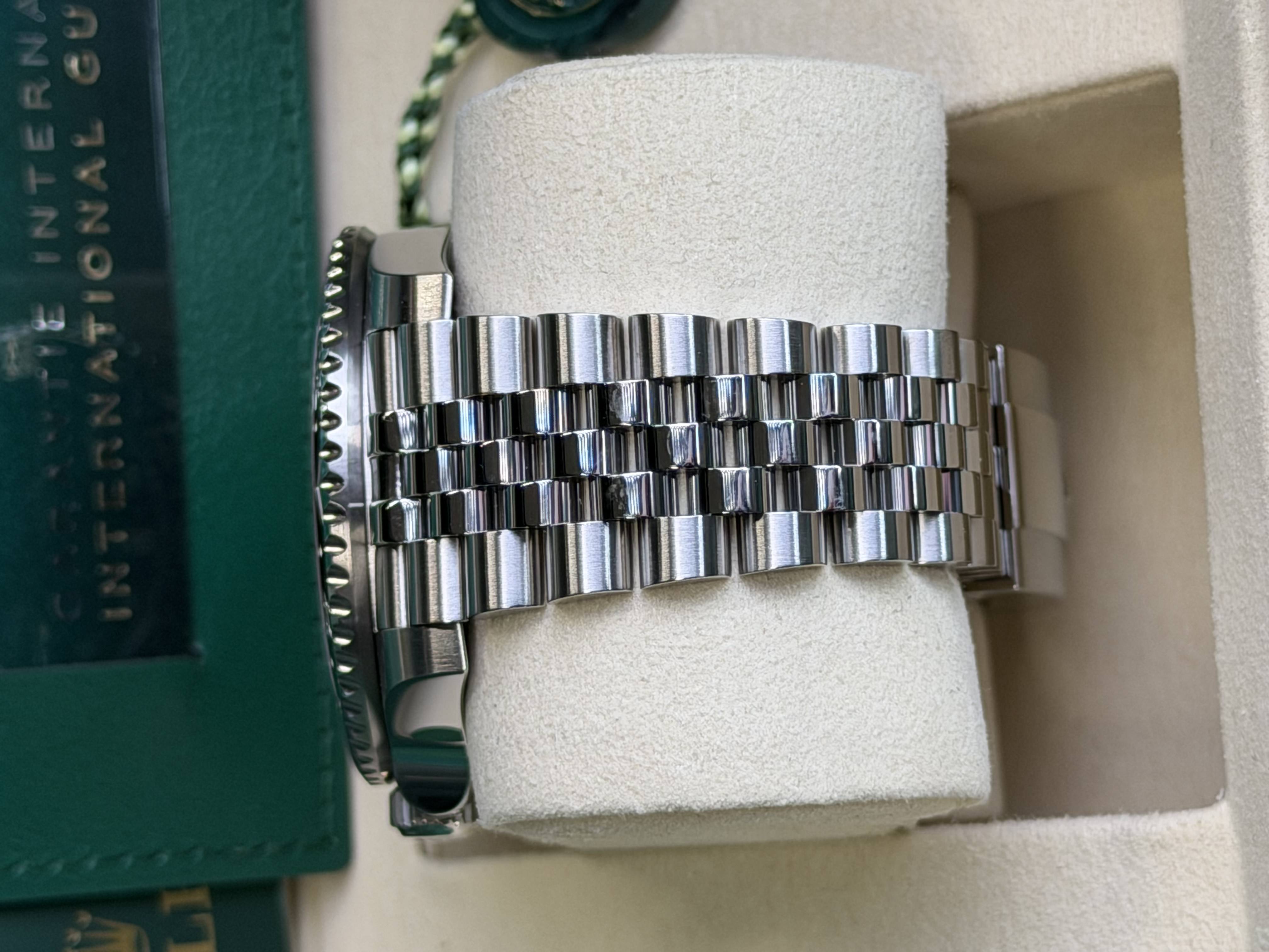 Watchrr - Authentic luxury watch