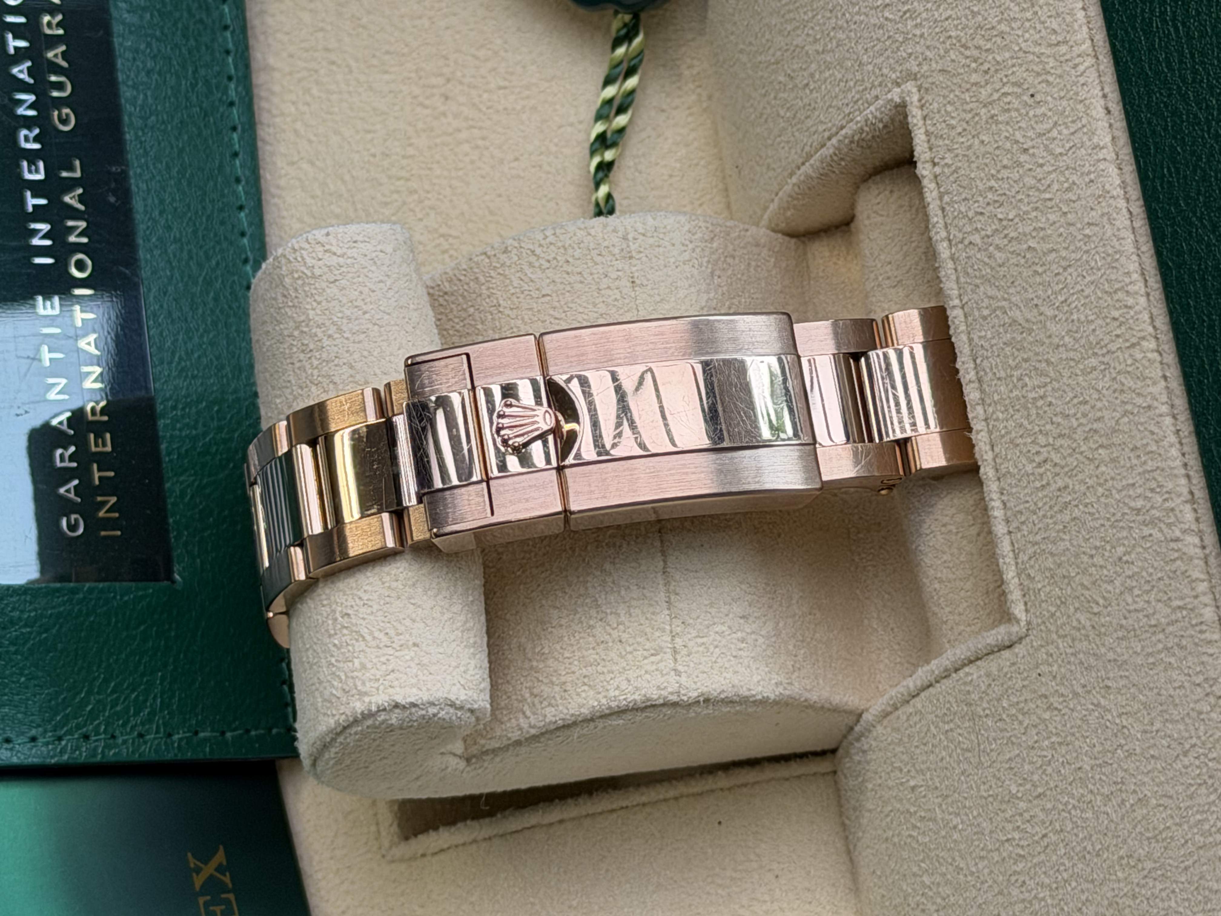 Watchrr - Authentic luxury watch