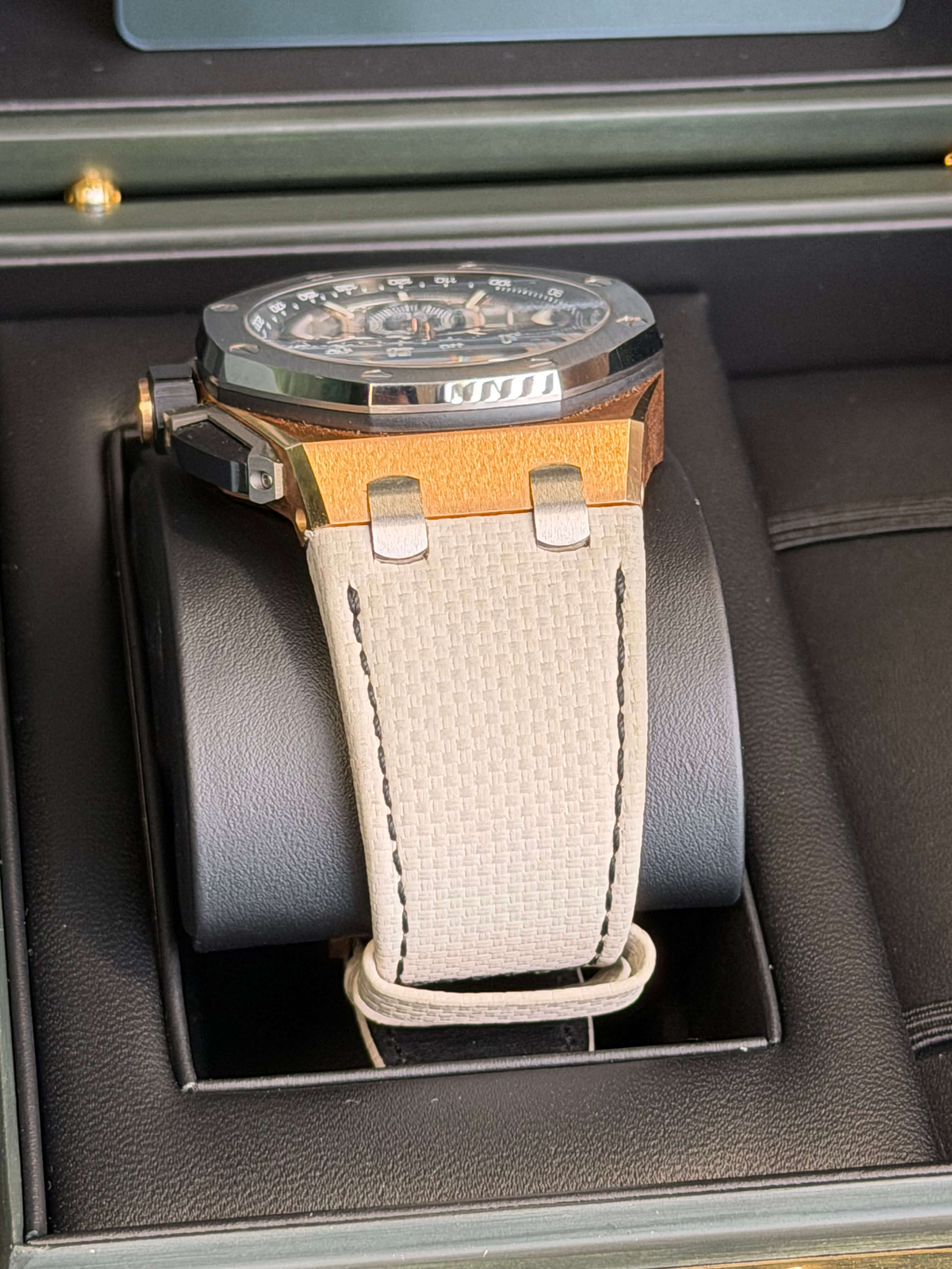 Watchrr - Authentic luxury watch