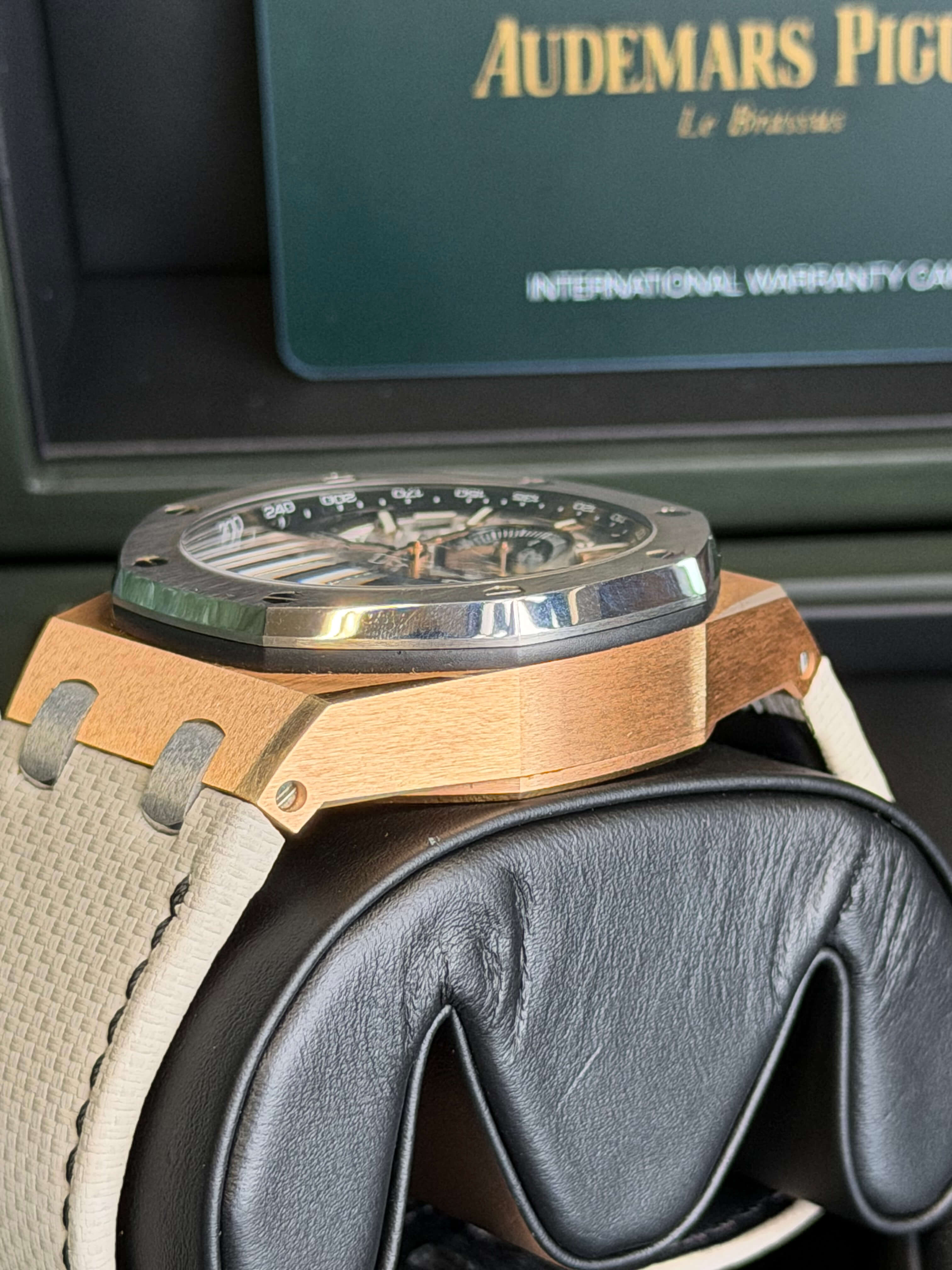 Watchrr - Authentic luxury watch