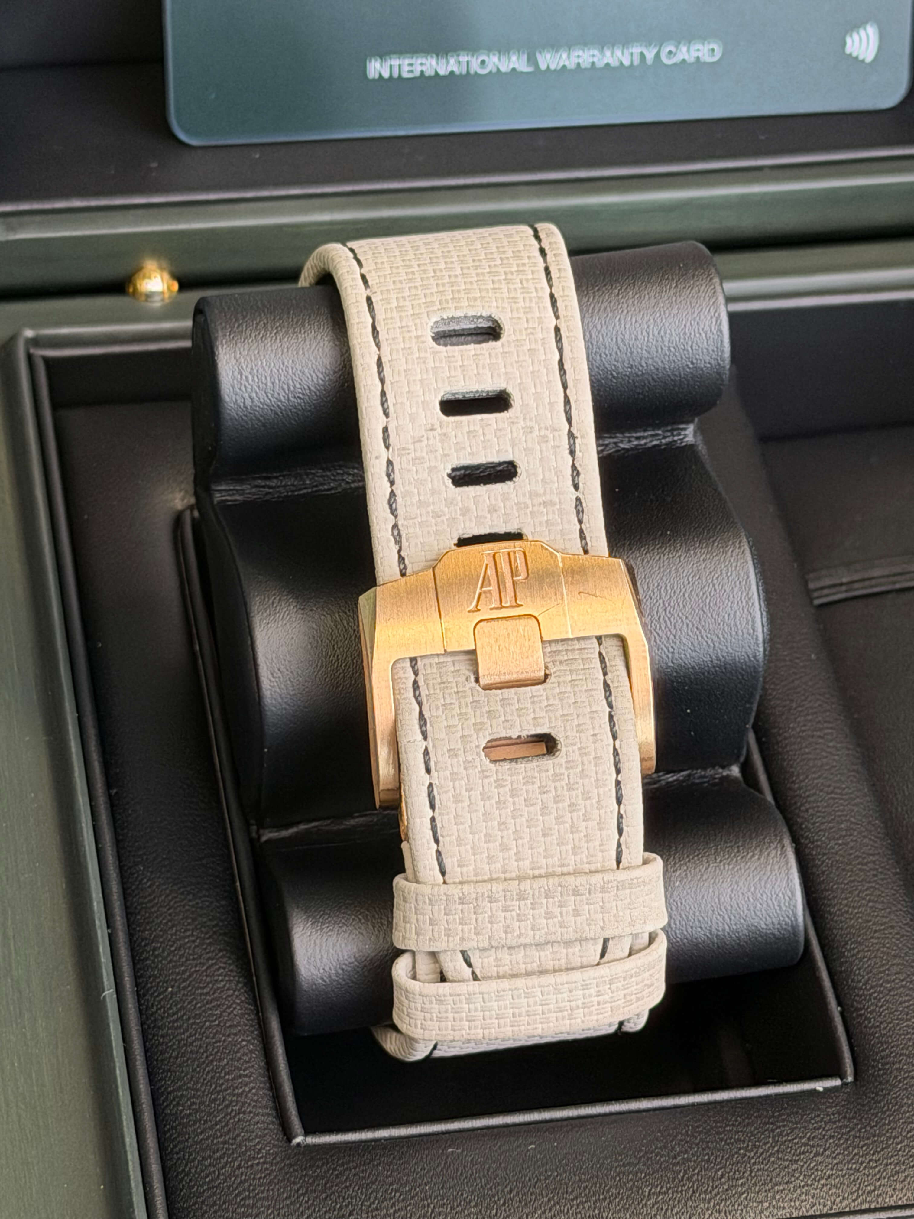 Watchrr - Authentic luxury watch