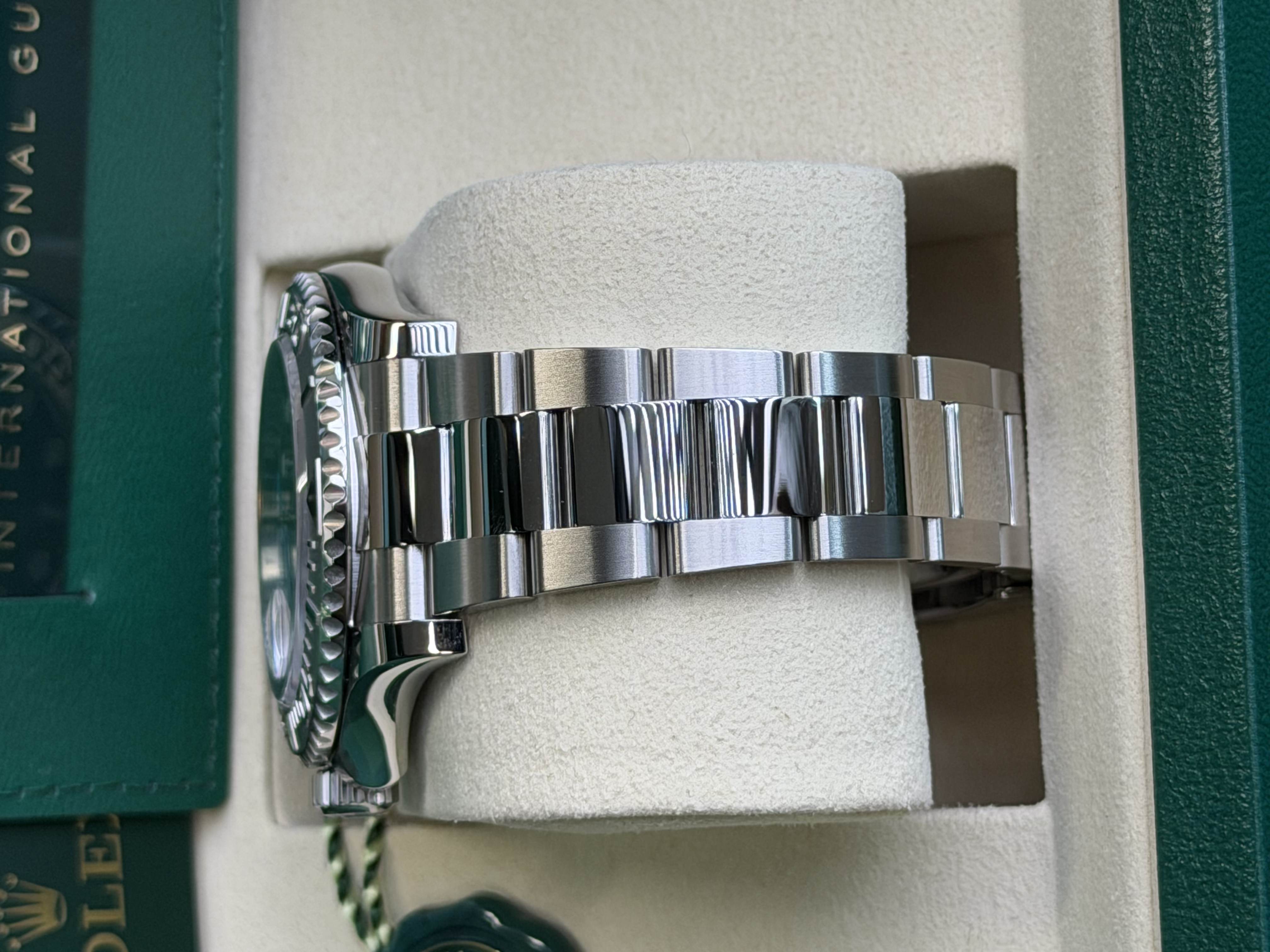 Watchrr - Authentic luxury watch
