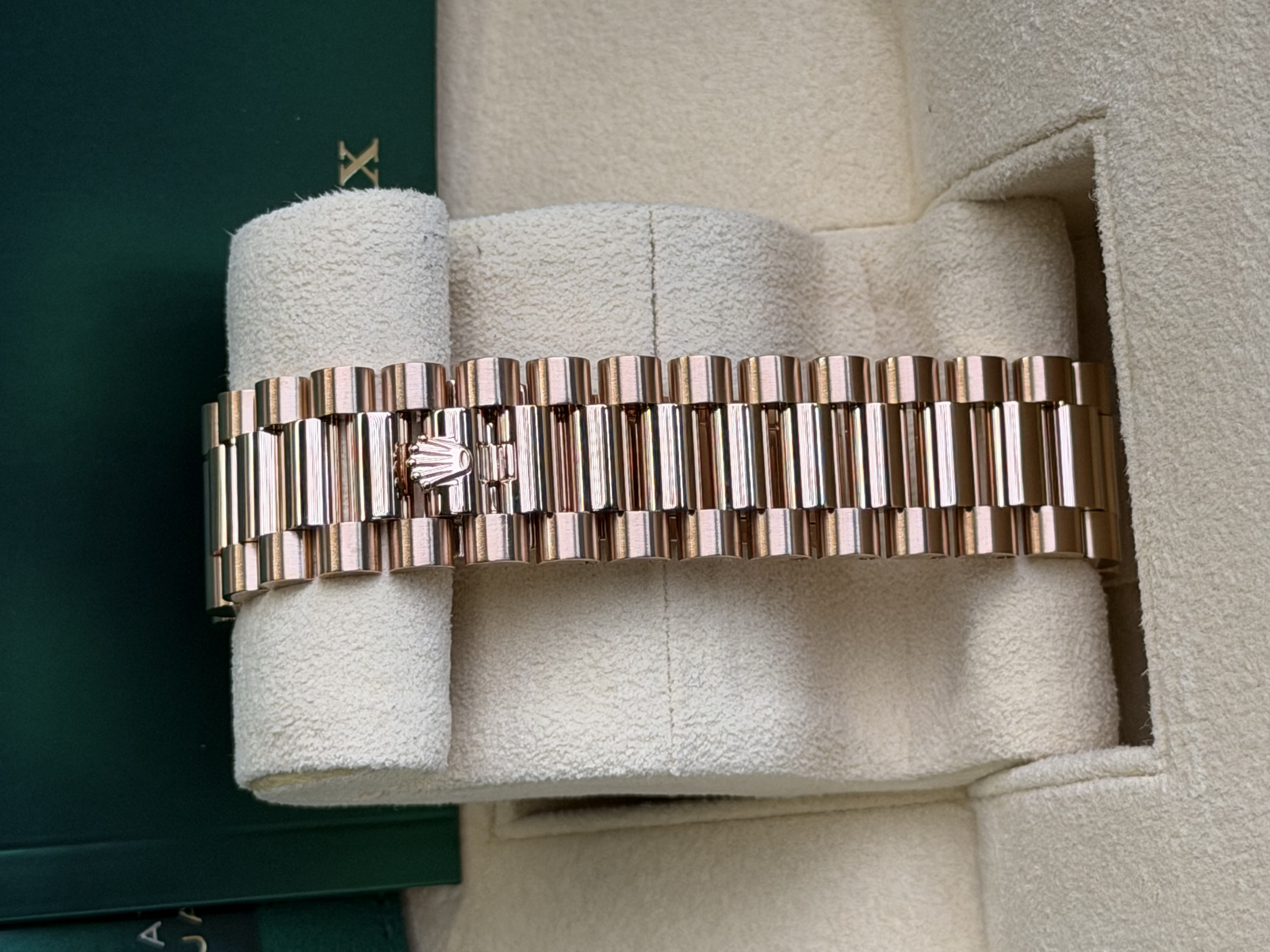 Watchrr - Authentic luxury watch