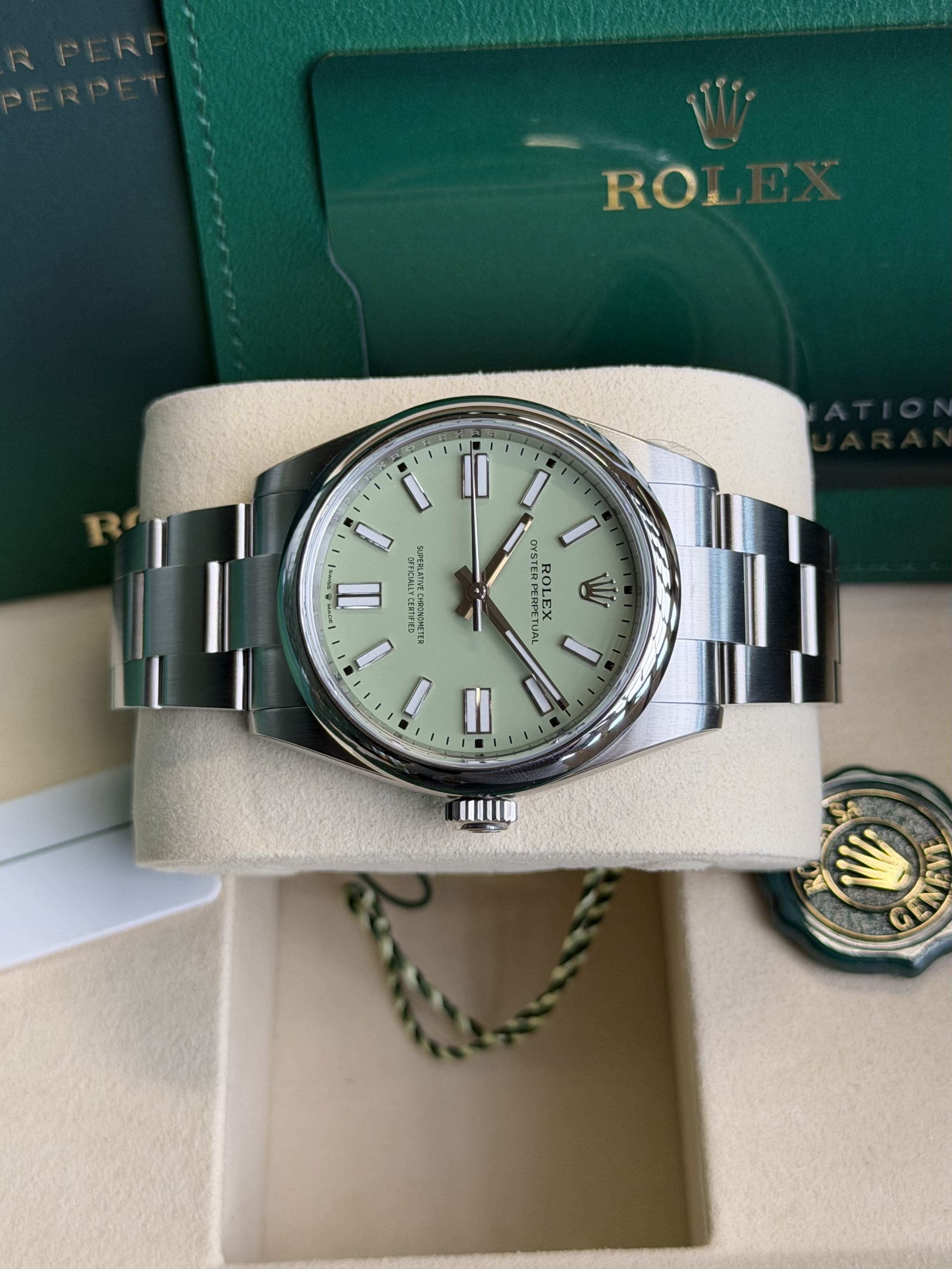 Watchrr - Authentic luxury watch