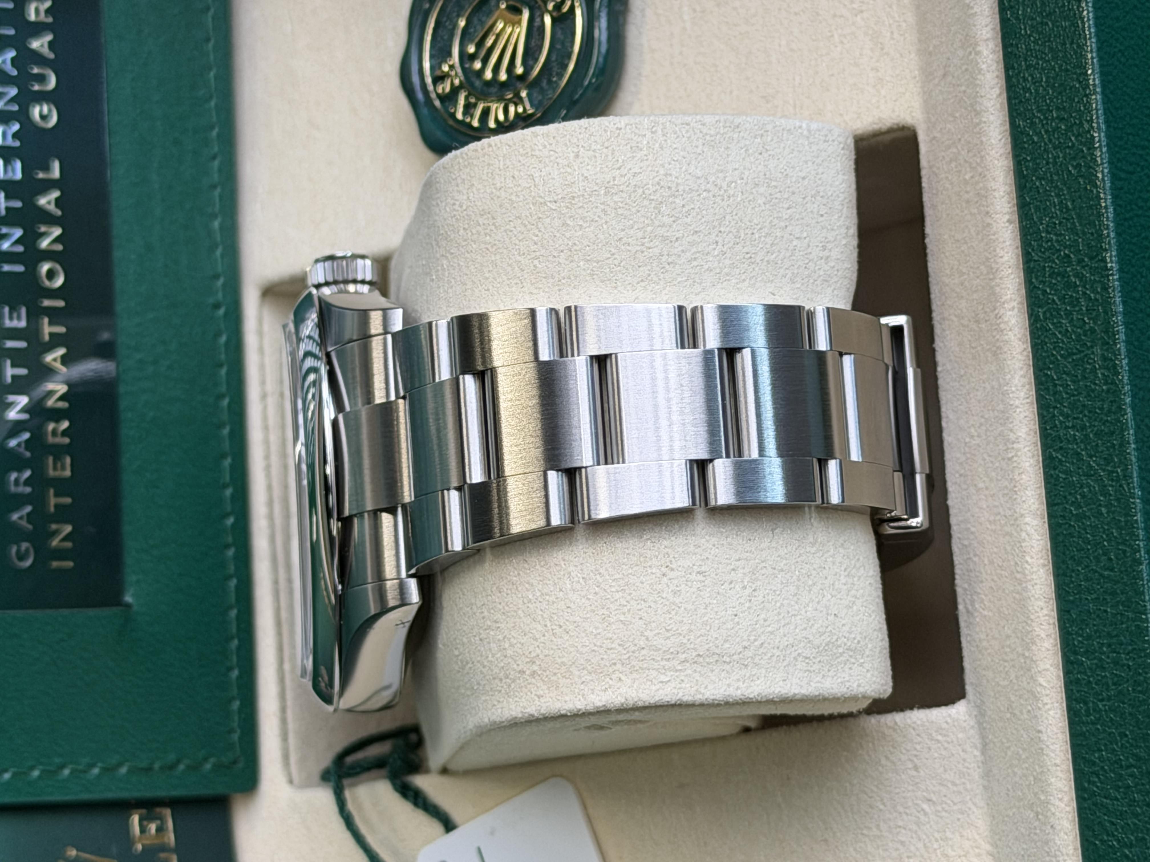 Watchrr - Authentic luxury watch