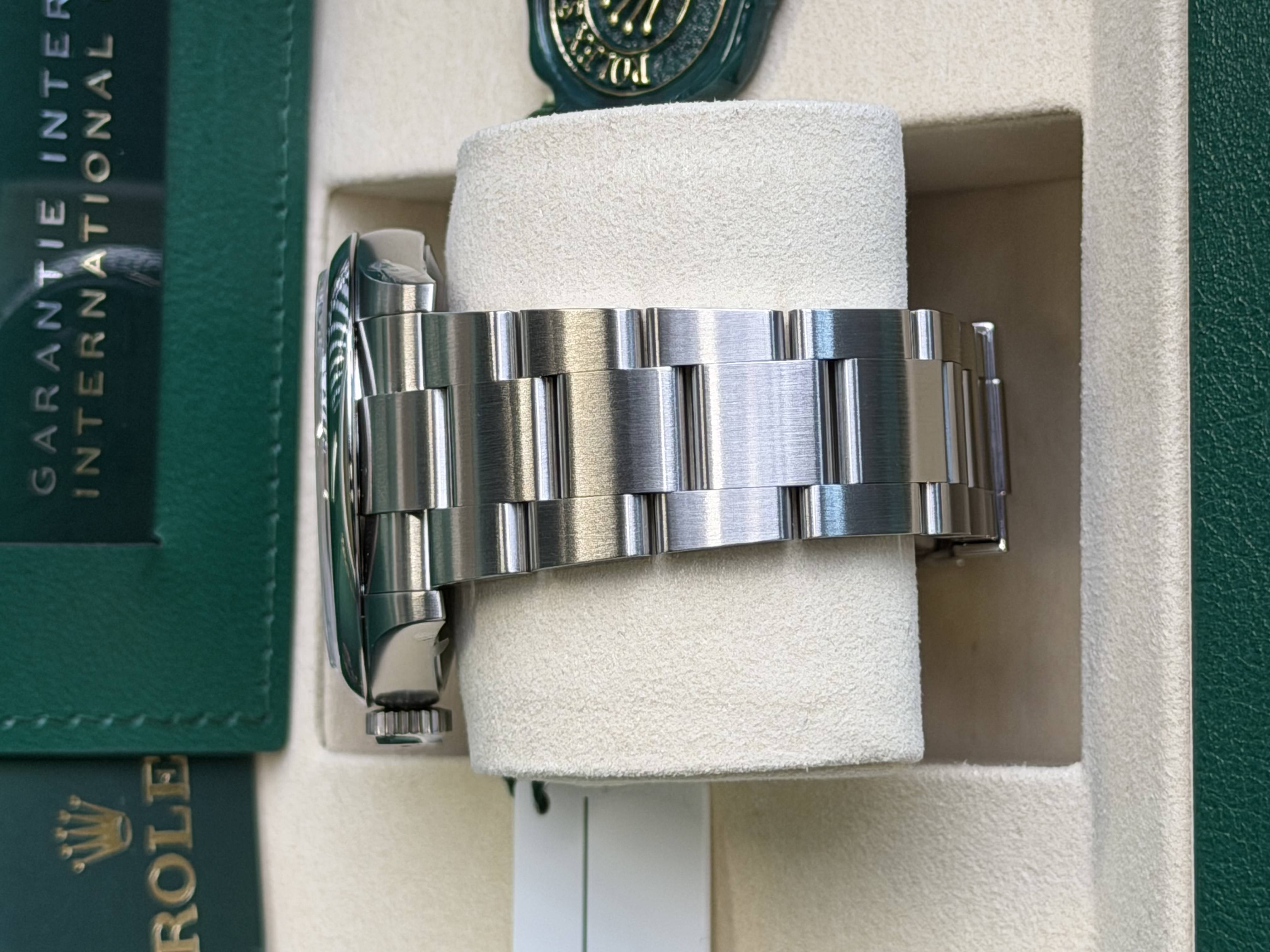 Watchrr - Authentic luxury watch