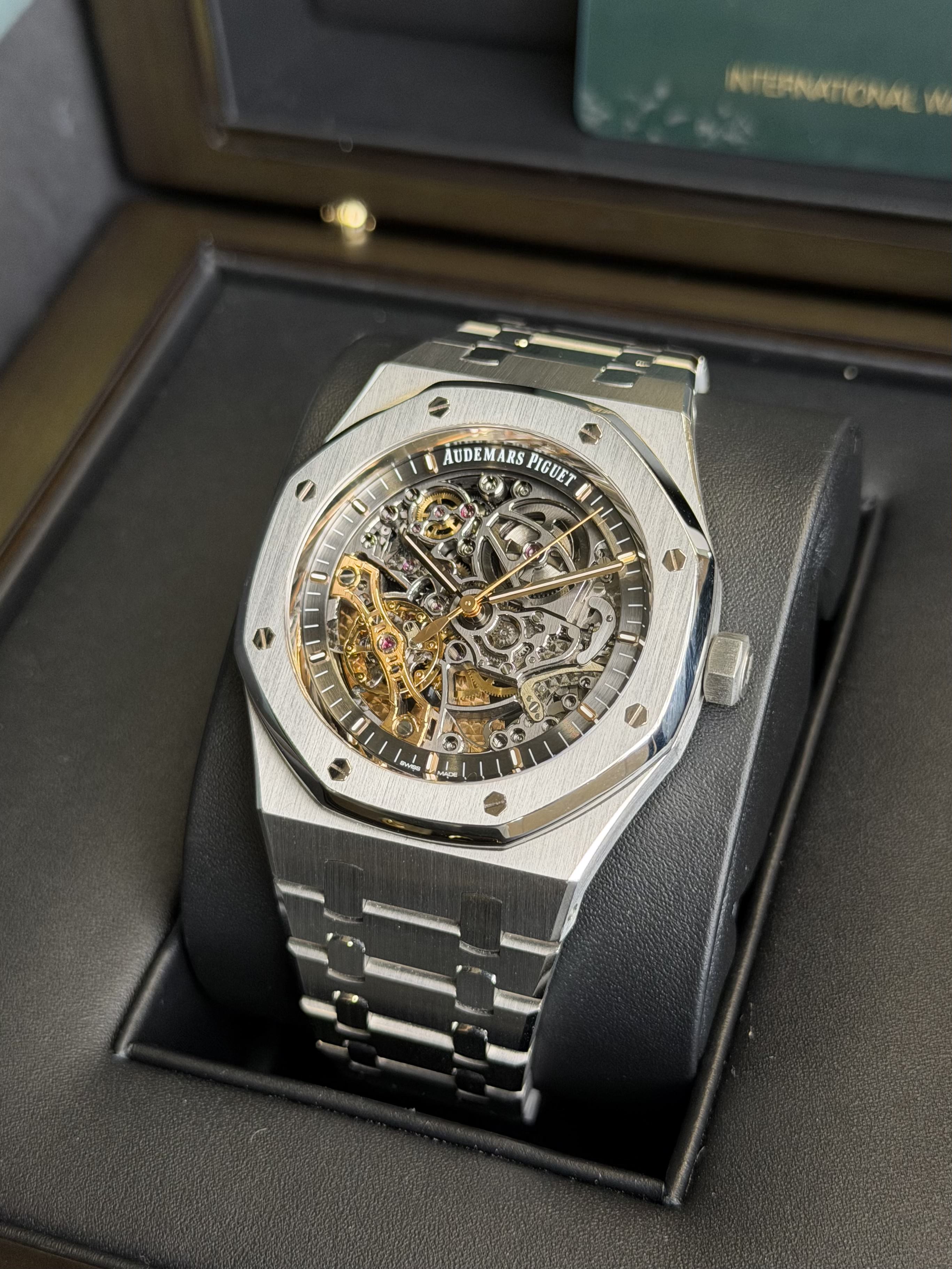 Watchrr - Authentic luxury watch