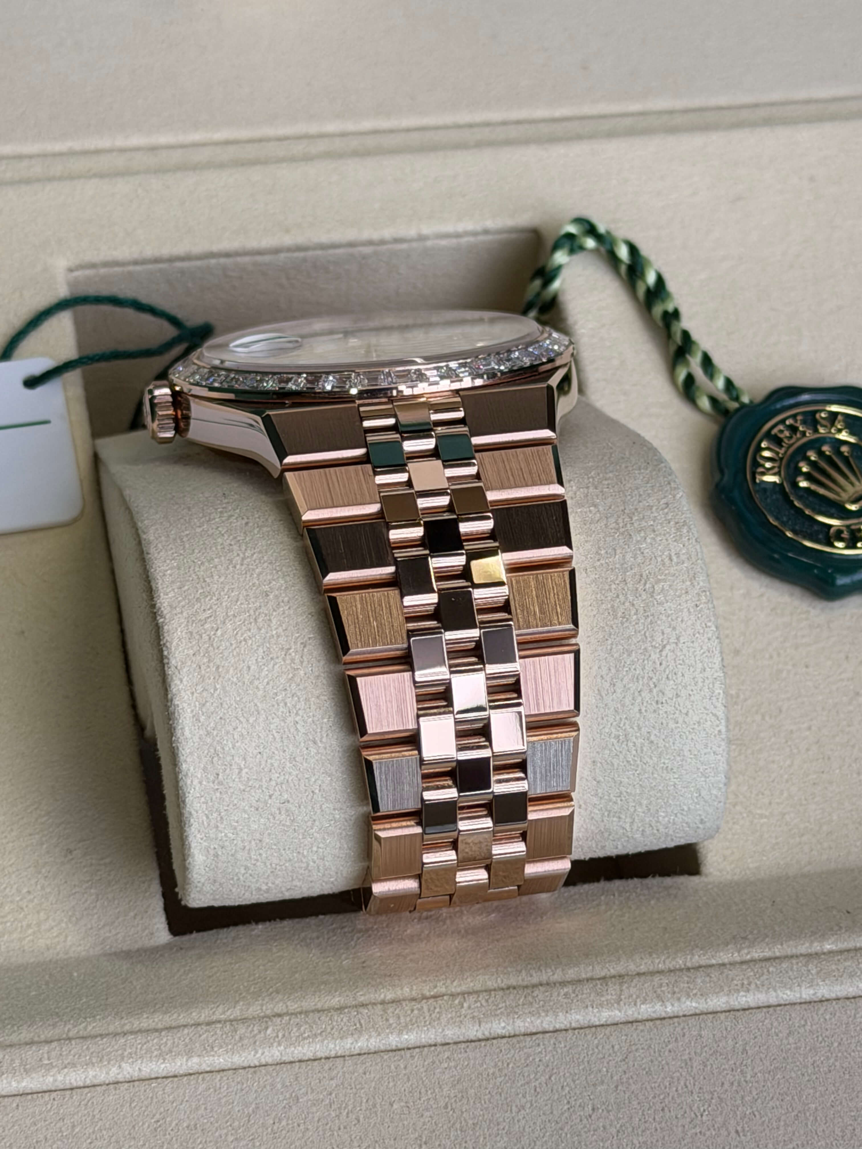 Watchrr - Authentic luxury watch