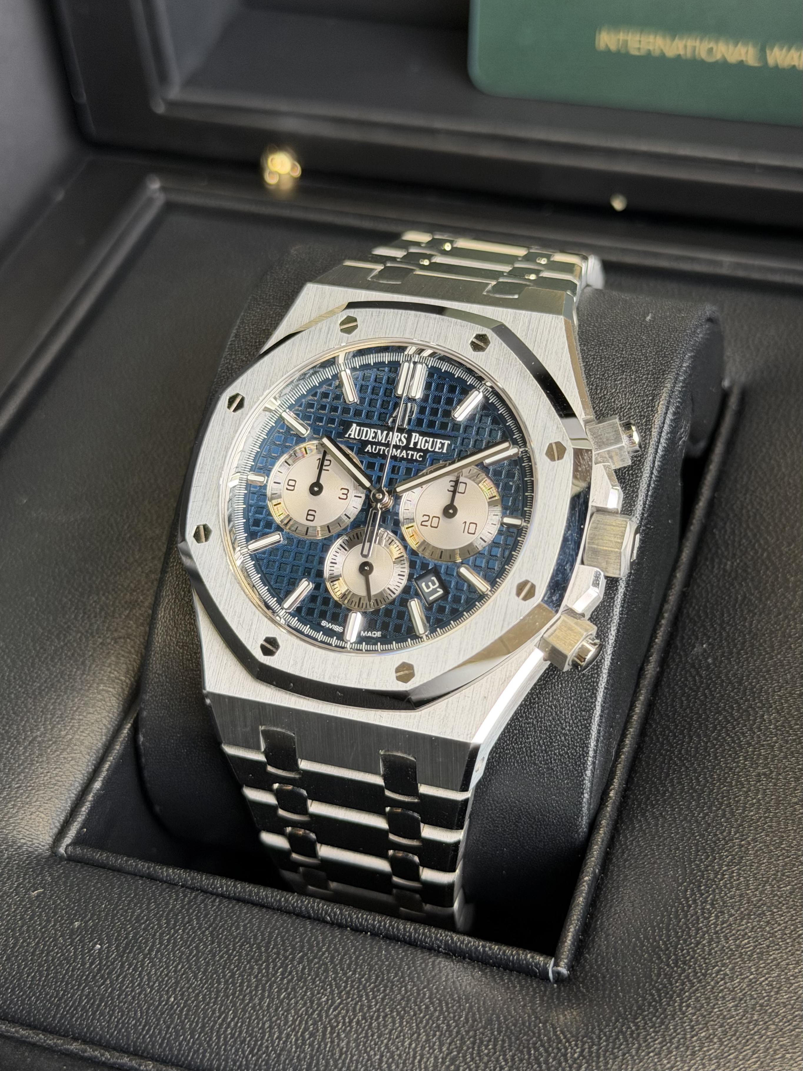 Watchrr - Authentic luxury watch