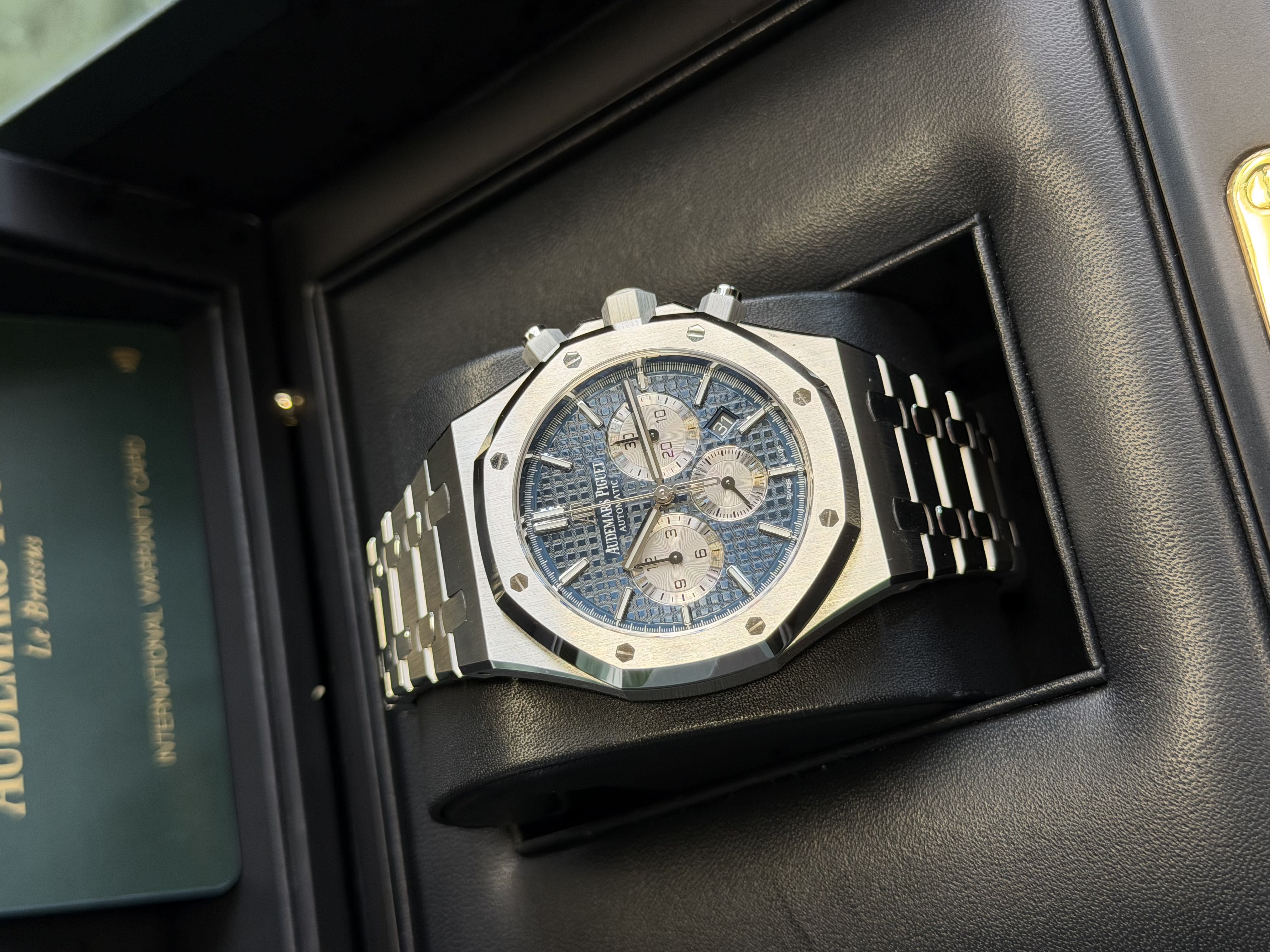 Watchrr - Authentic luxury watch
