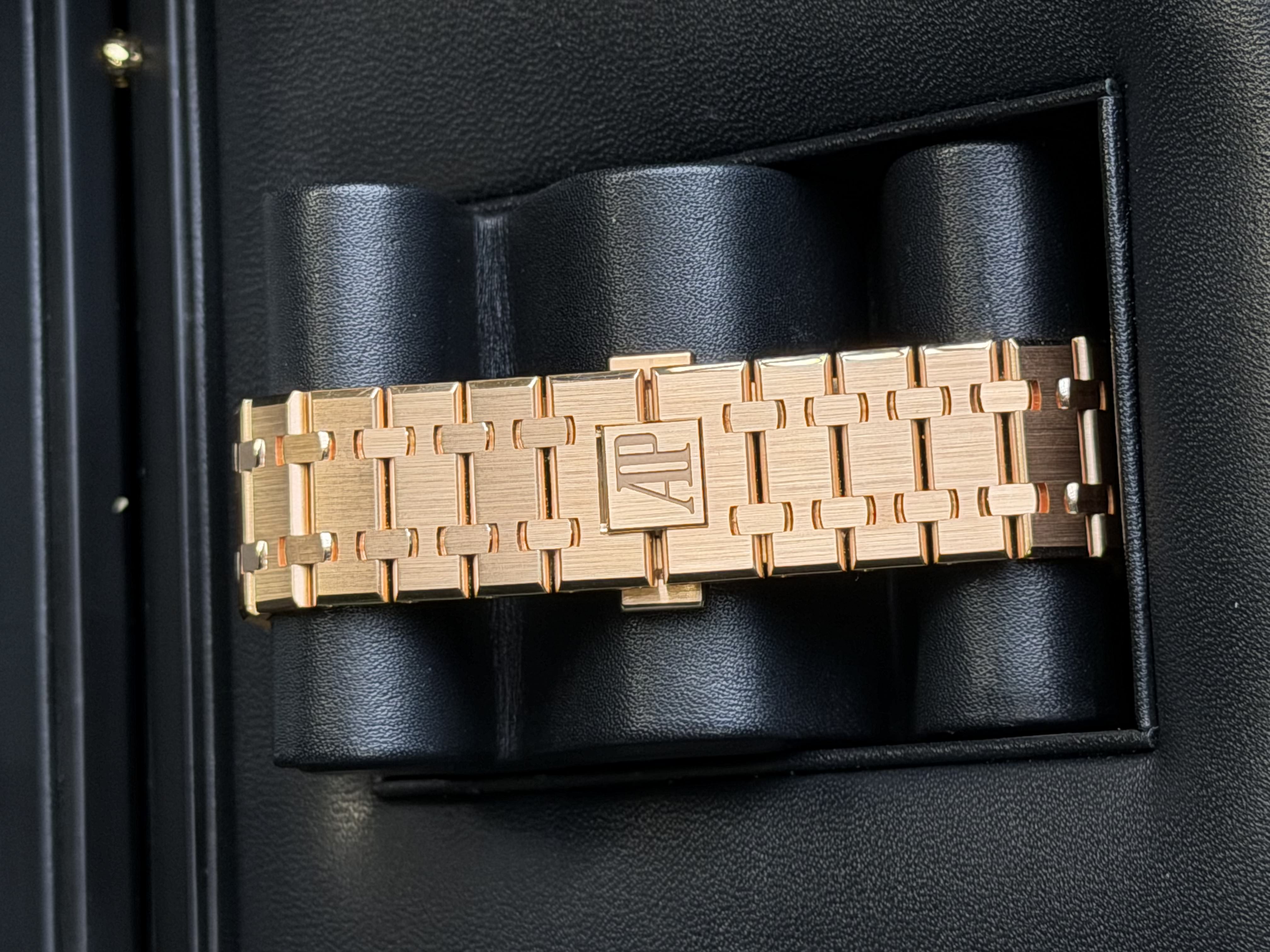 Watchrr - Authentic luxury watch