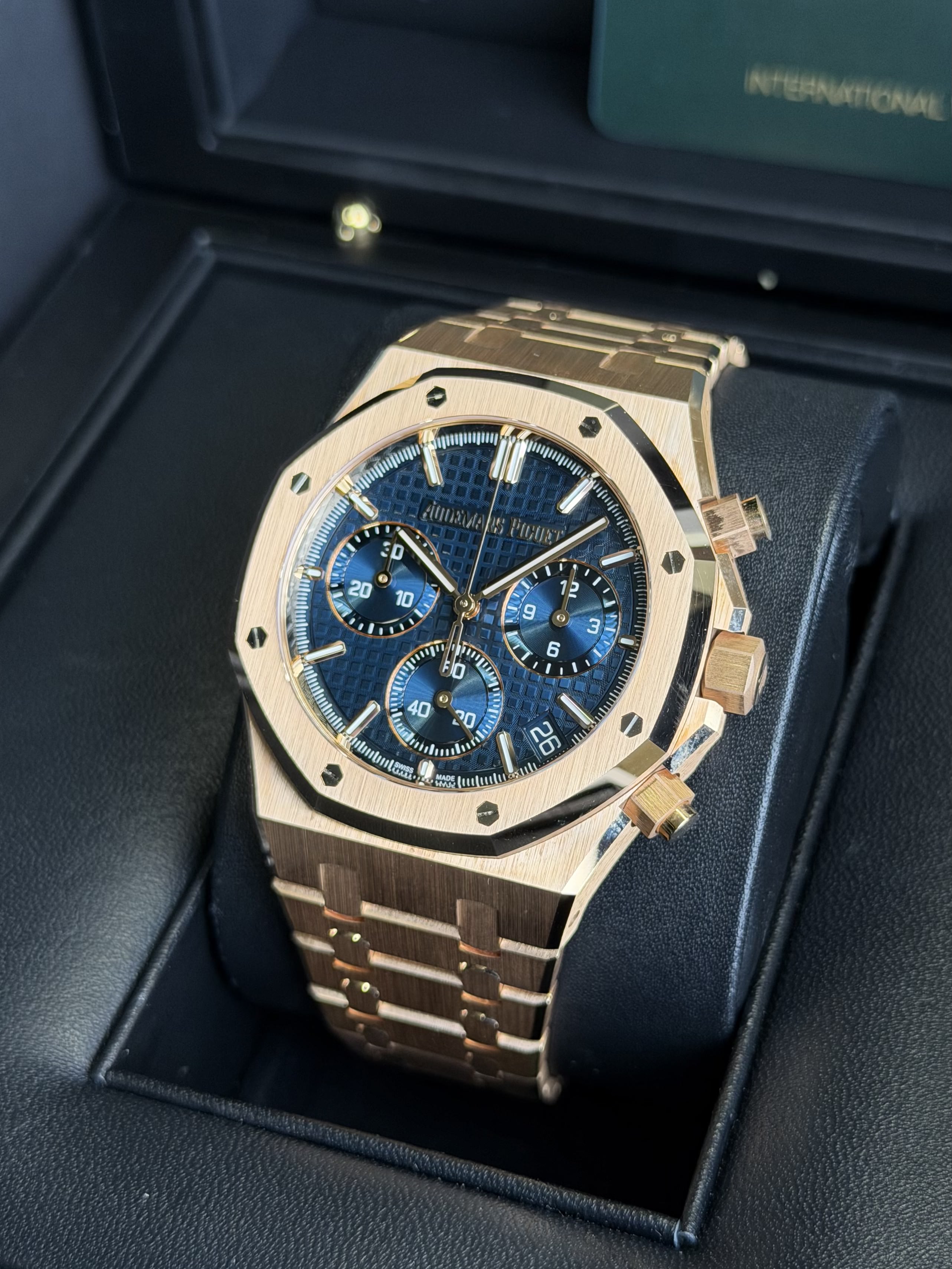 Watchrr - Authentic luxury watch