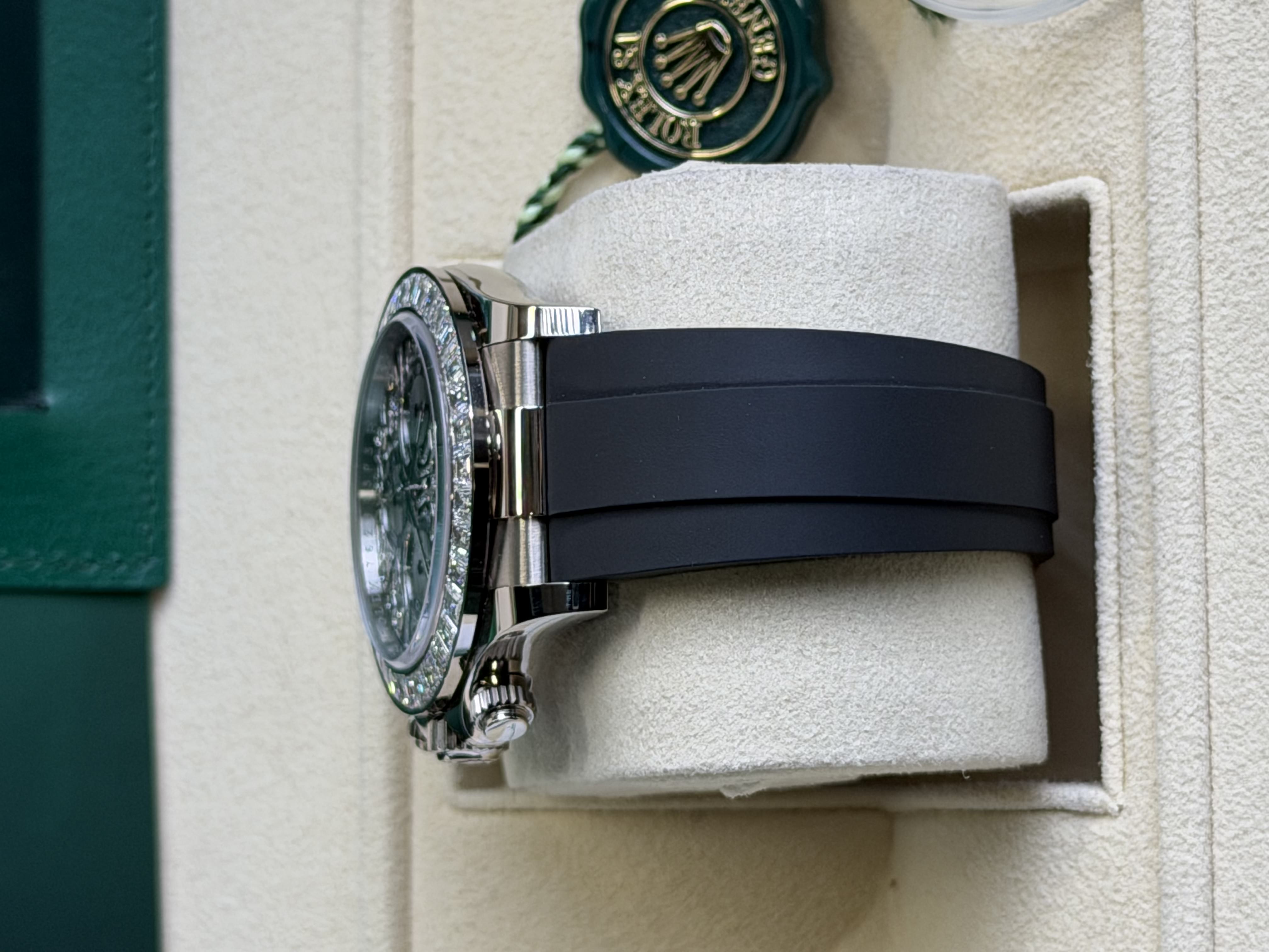 Watchrr - Authentic luxury watch