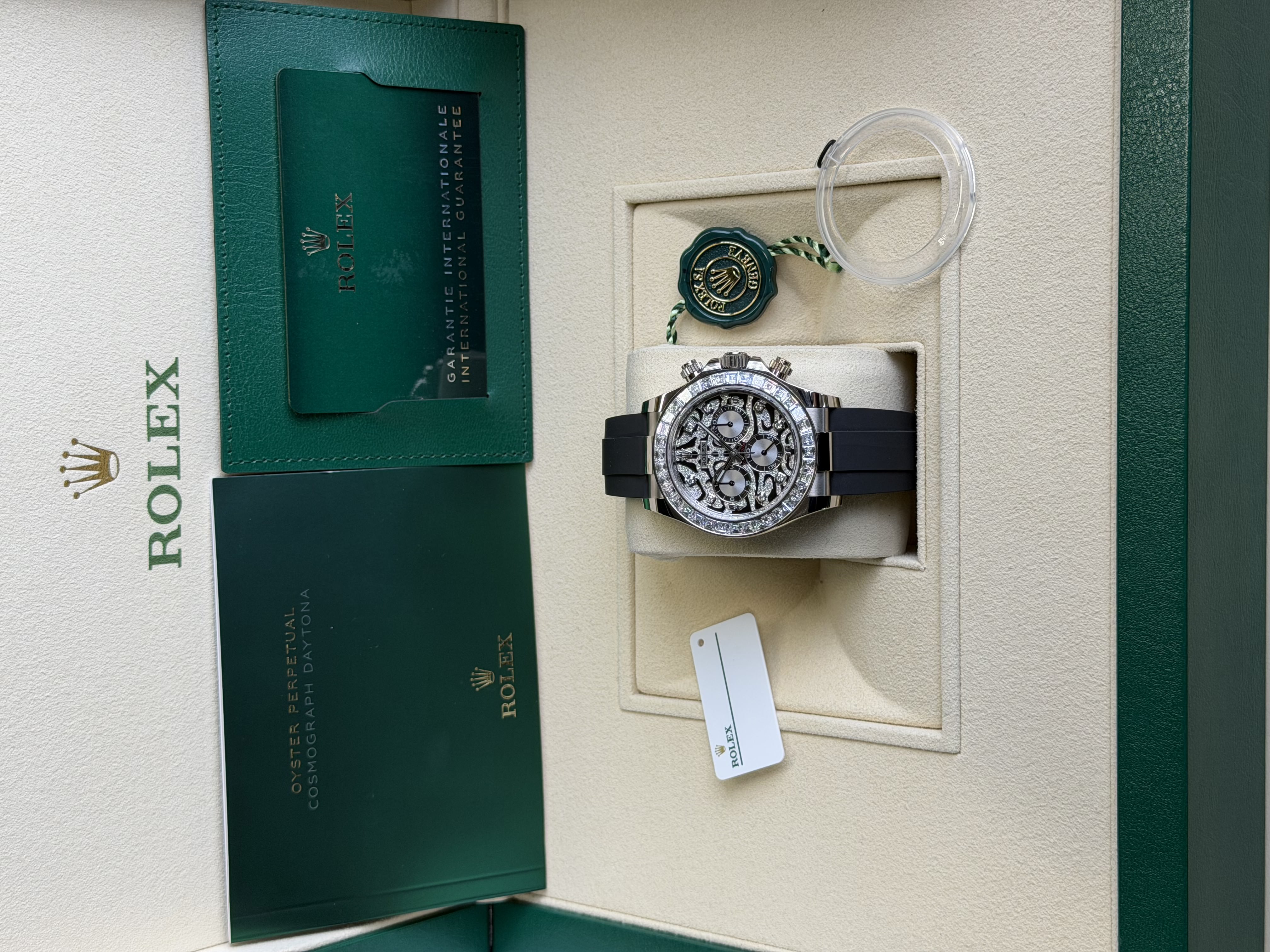 Watchrr - Authentic luxury watch