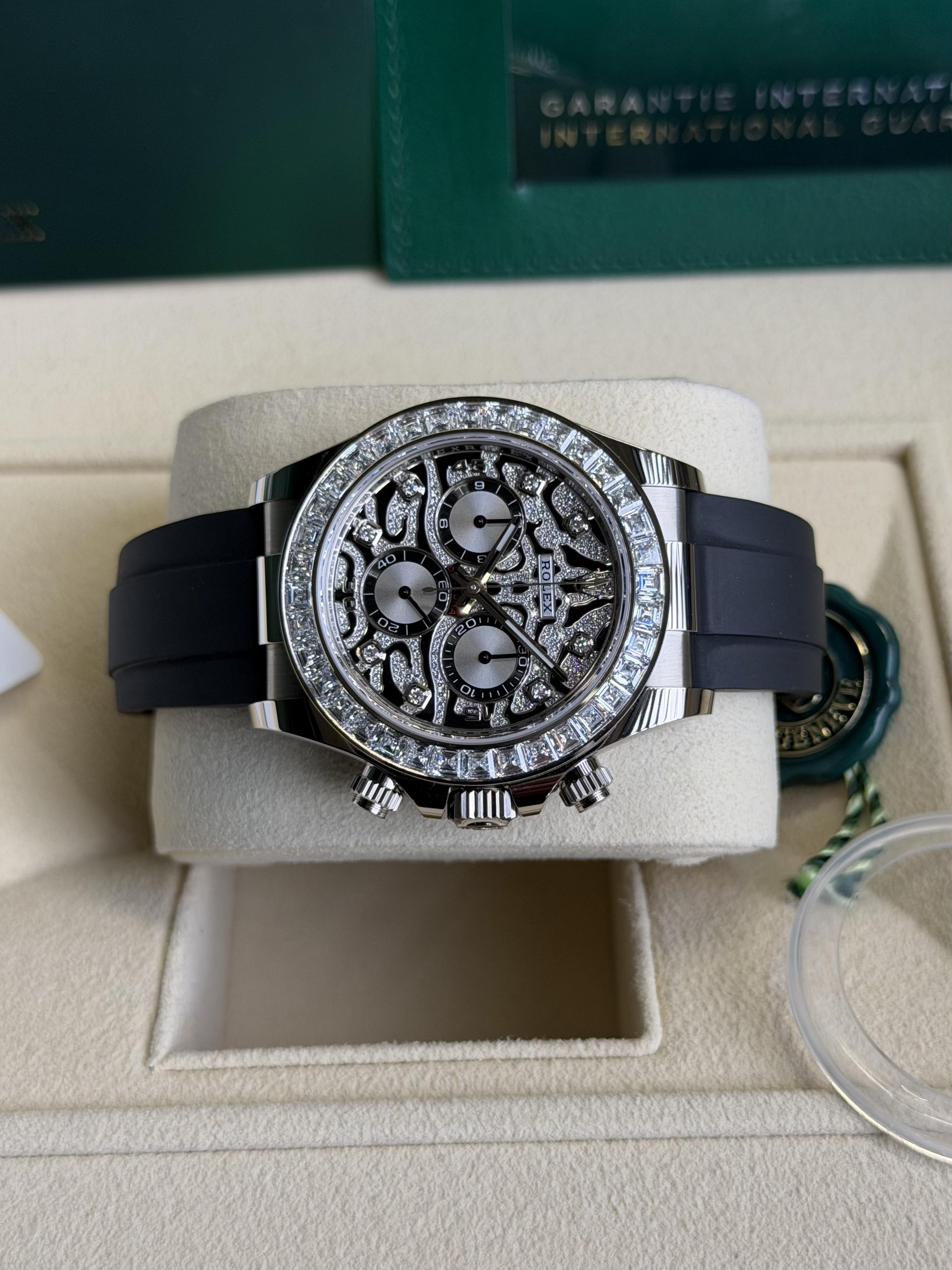 Watchrr - Authentic luxury watch