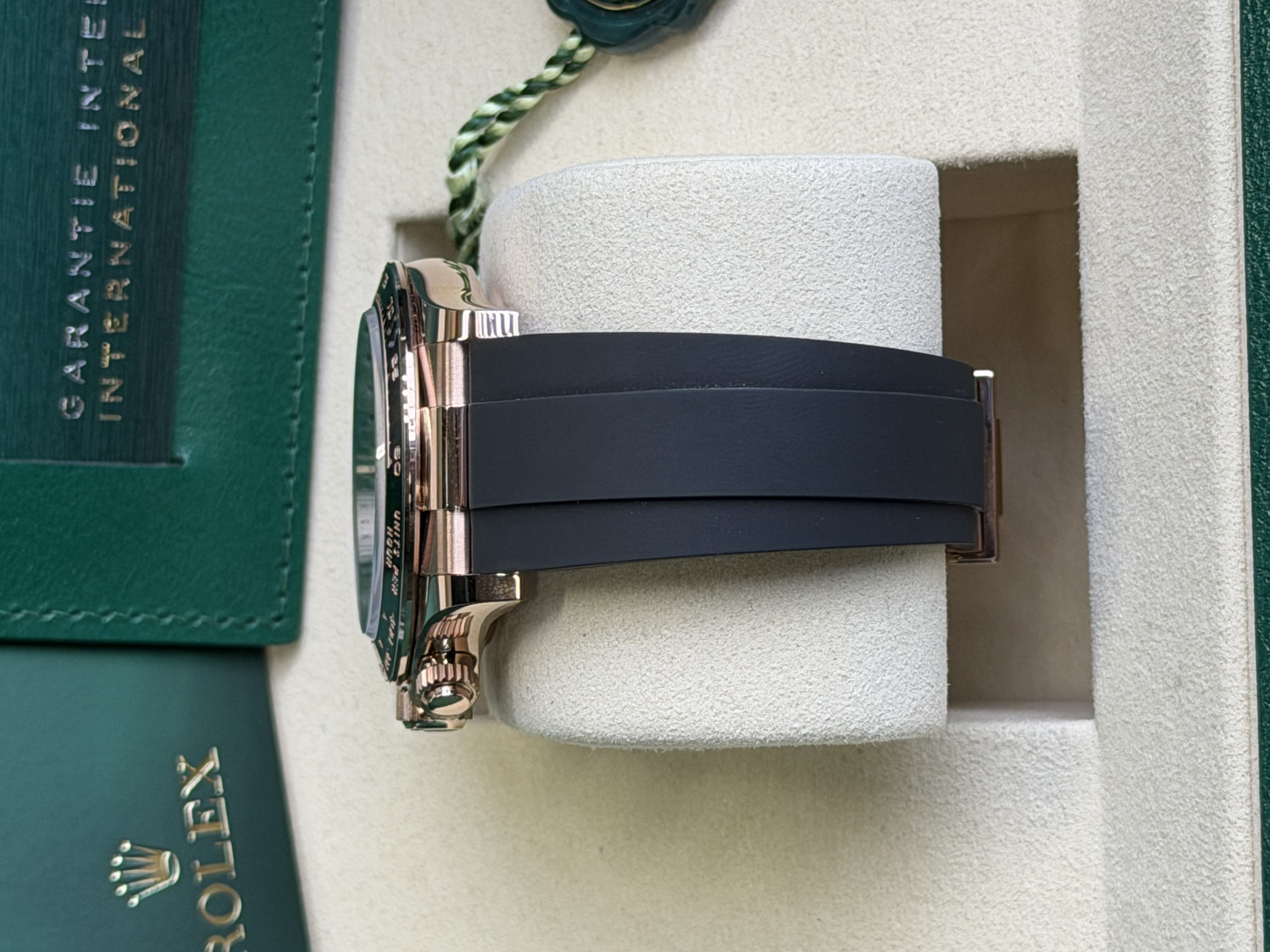 Watchrr - Authentic luxury watch