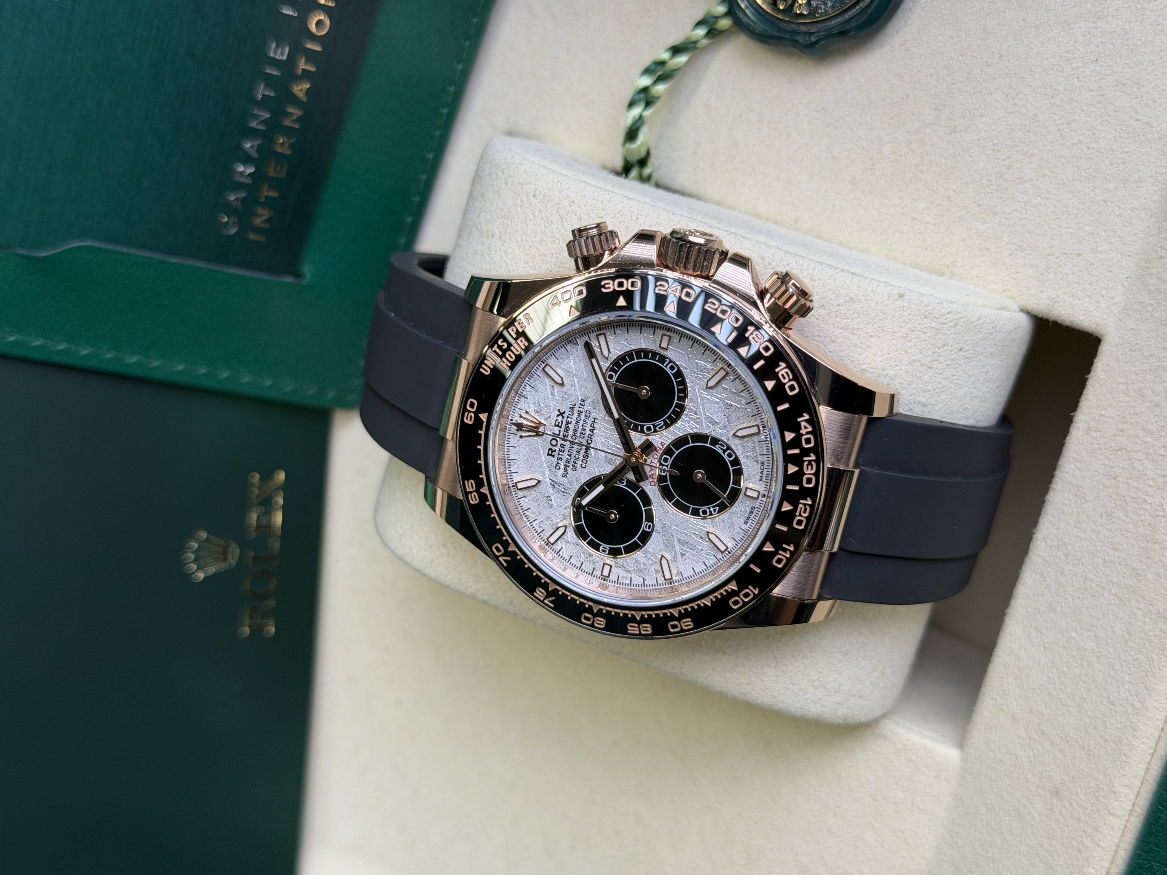 Watchrr - Authentic luxury watch