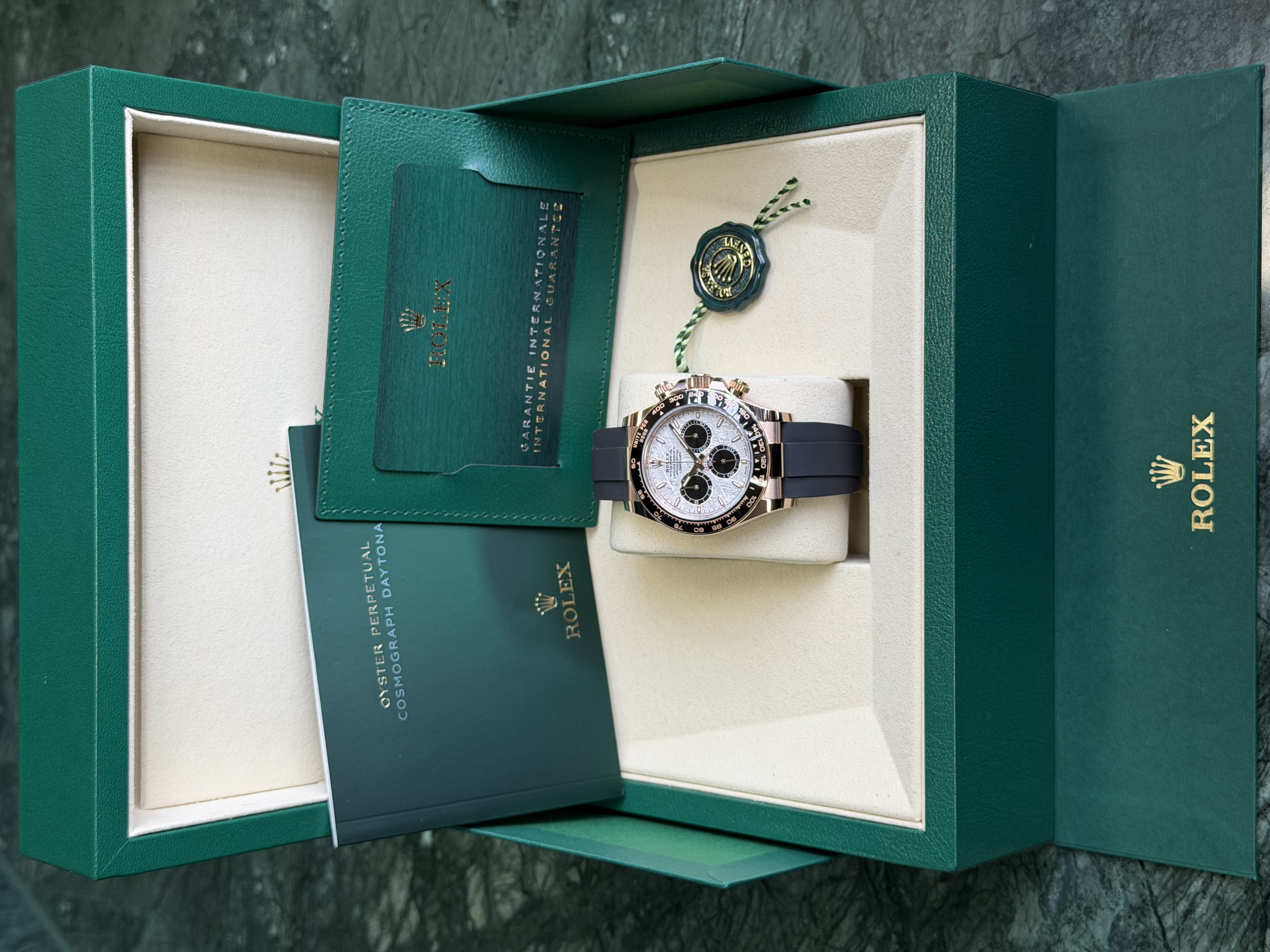 Watchrr - Authentic luxury watch