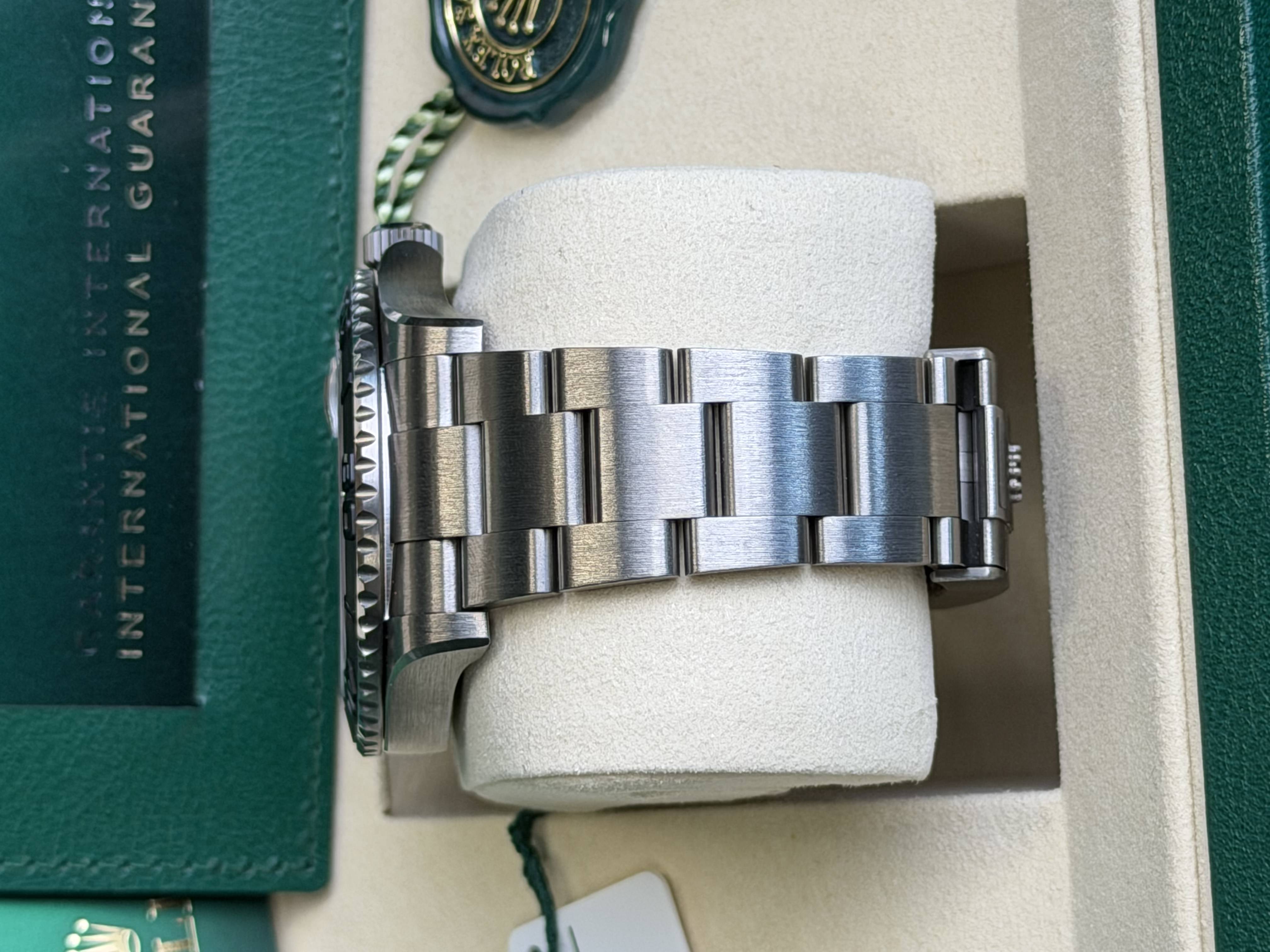 Watchrr - Authentic luxury watch