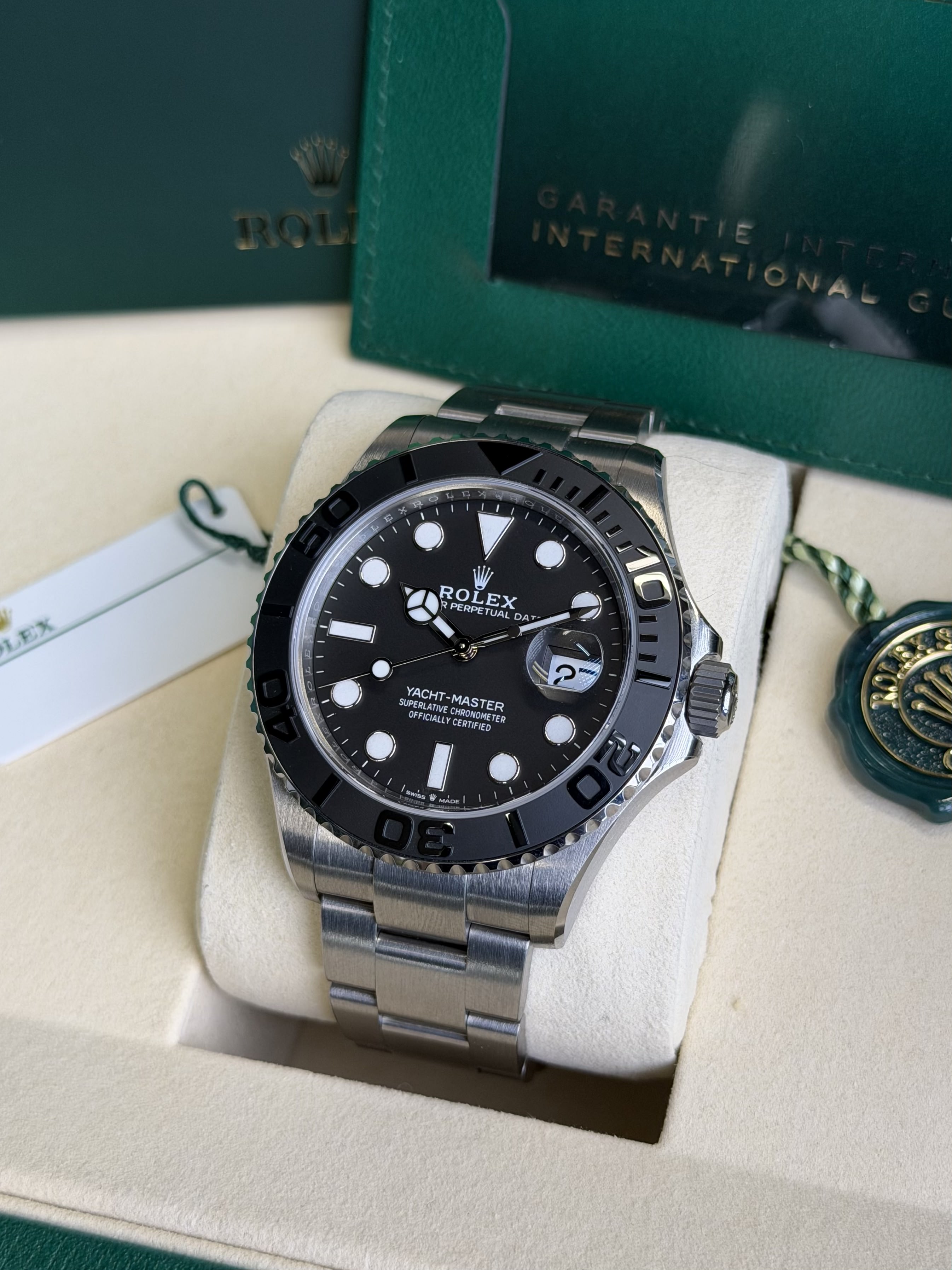 Watchrr - Authentic luxury watch