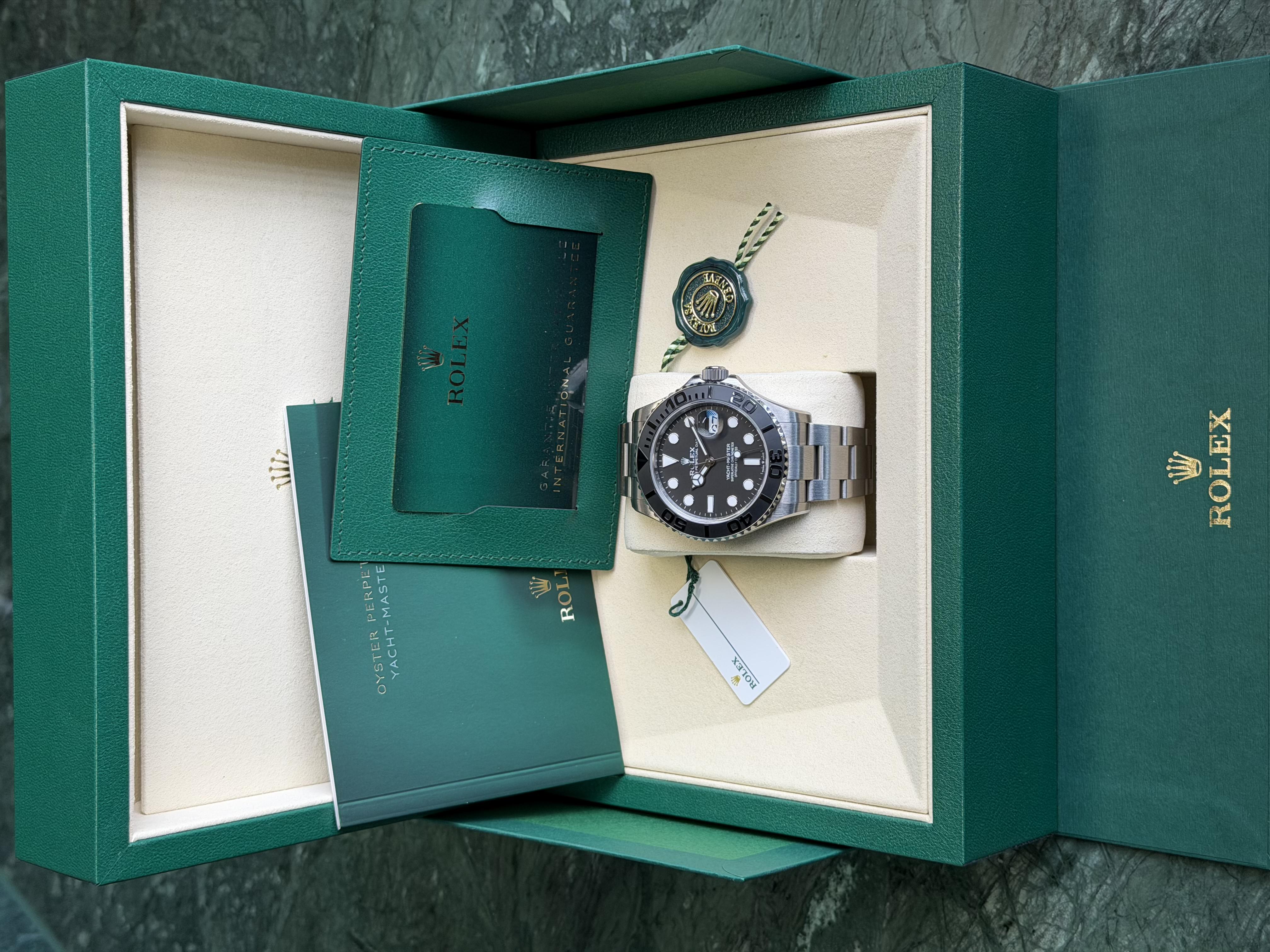 Watchrr - Authentic luxury watch